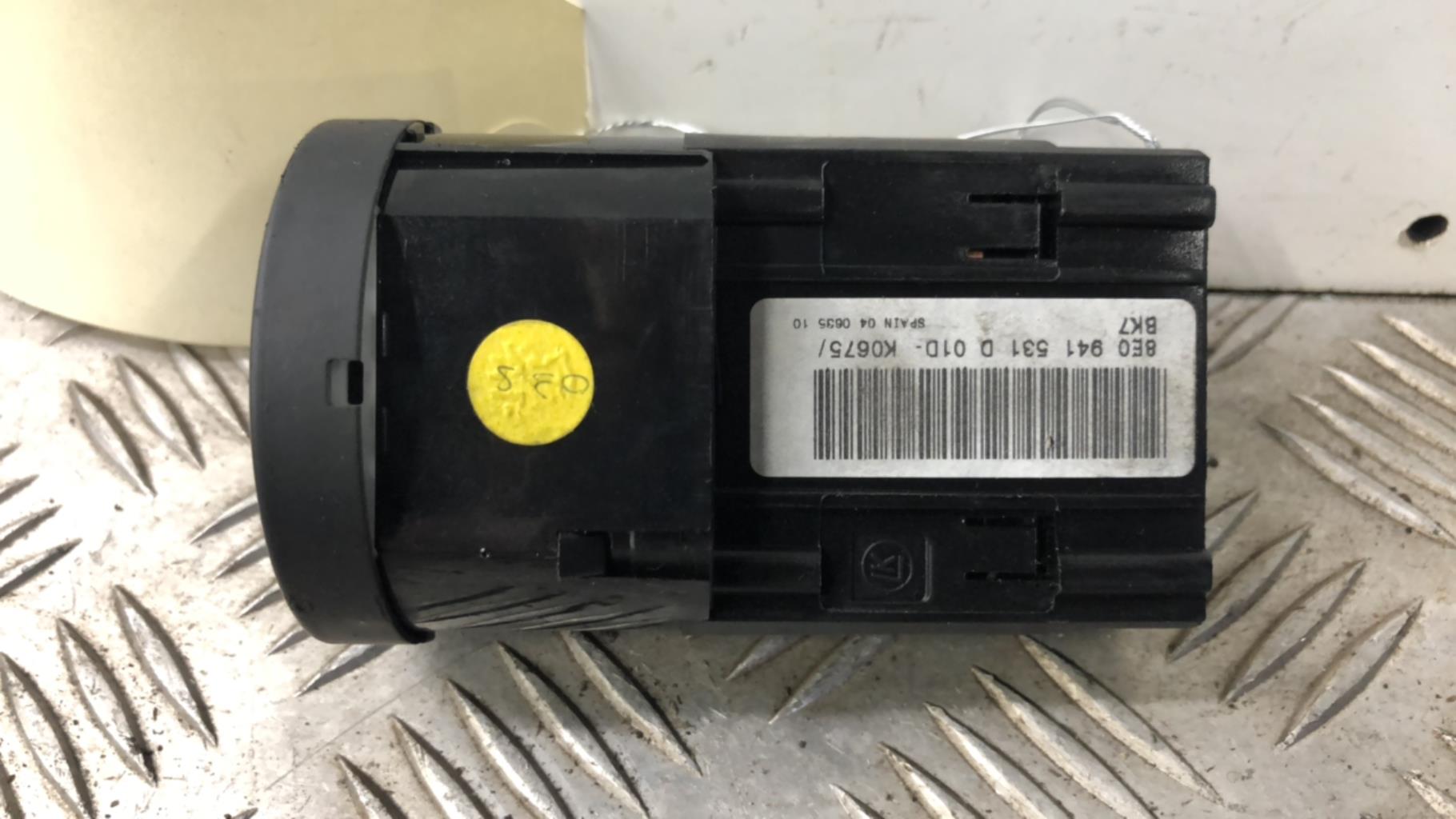 Commande de phare AUDI A4 2 AVANT PHASE 2 BREAK Diesel - 1