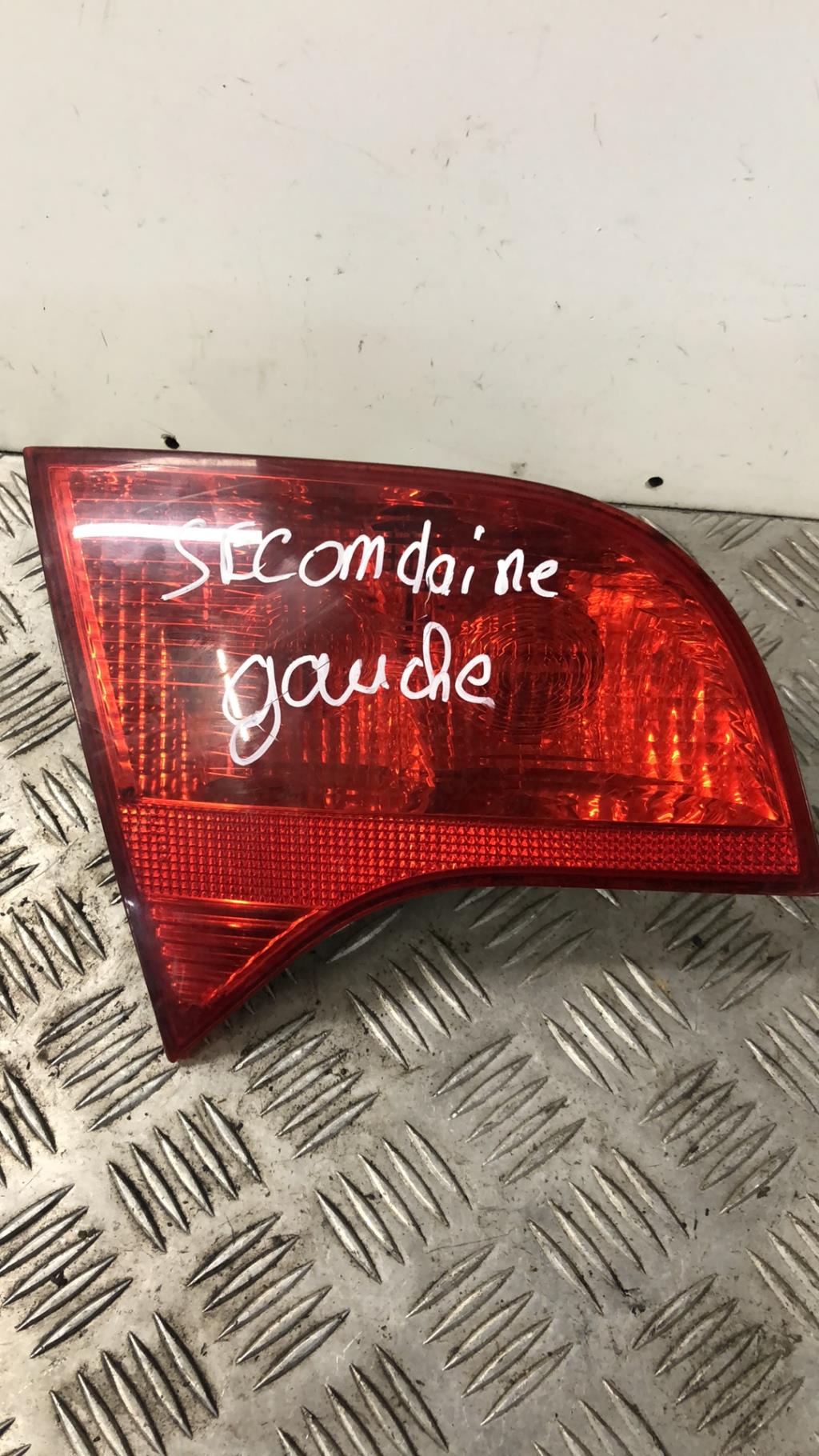 Feu arriere secondaire gauche (feux) AUDI A4 2 AVANT PHASE 2 BREAK Diesel - 1