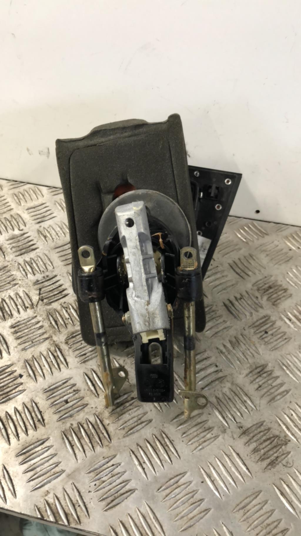 Levier de vitesses AUDI A4 2 AVANT PHASE 2 BREAK Diesel - 1