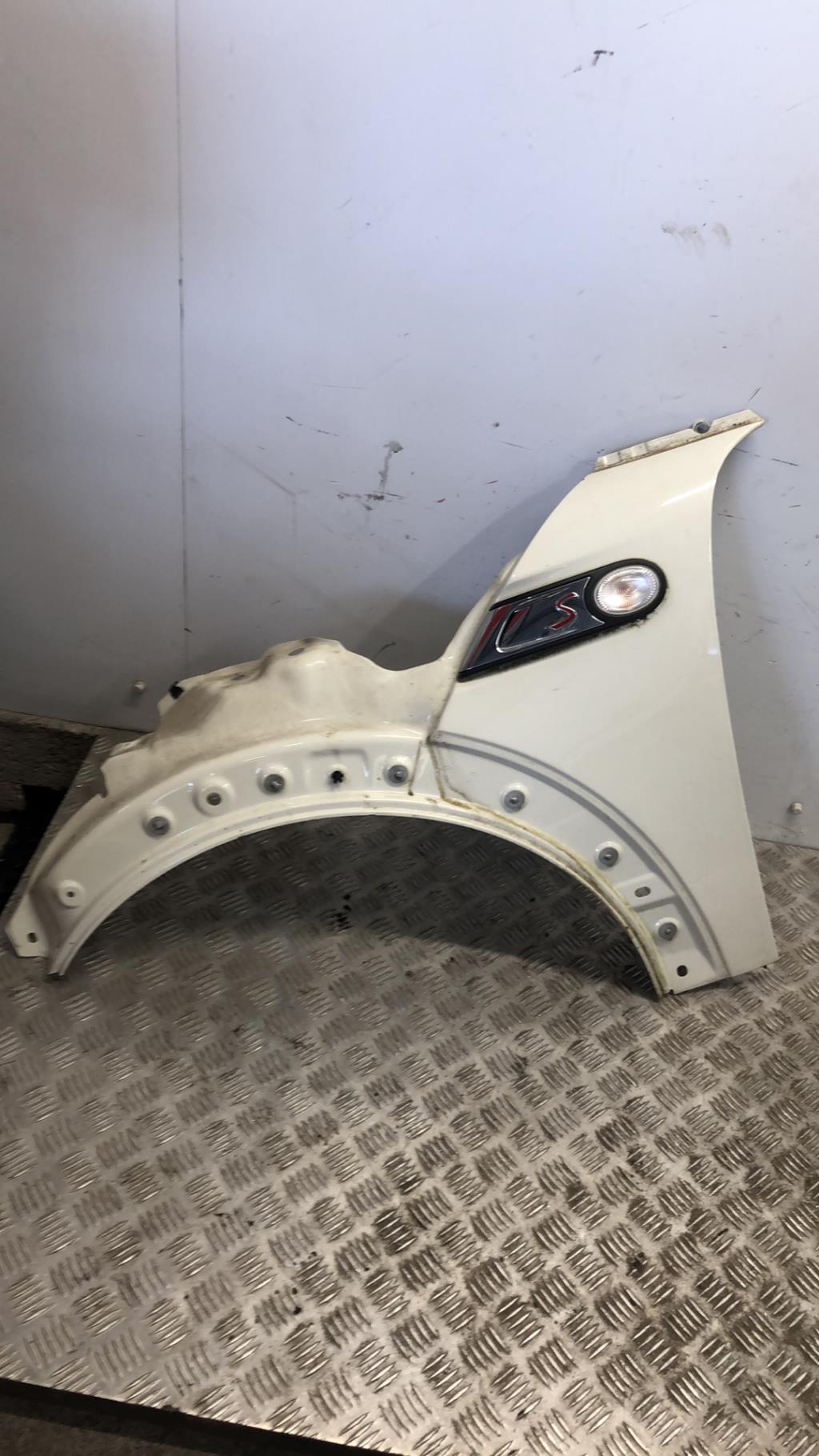 Aile avant gauche MINI MINI 2 R56 PHASE 1 Essence - 1