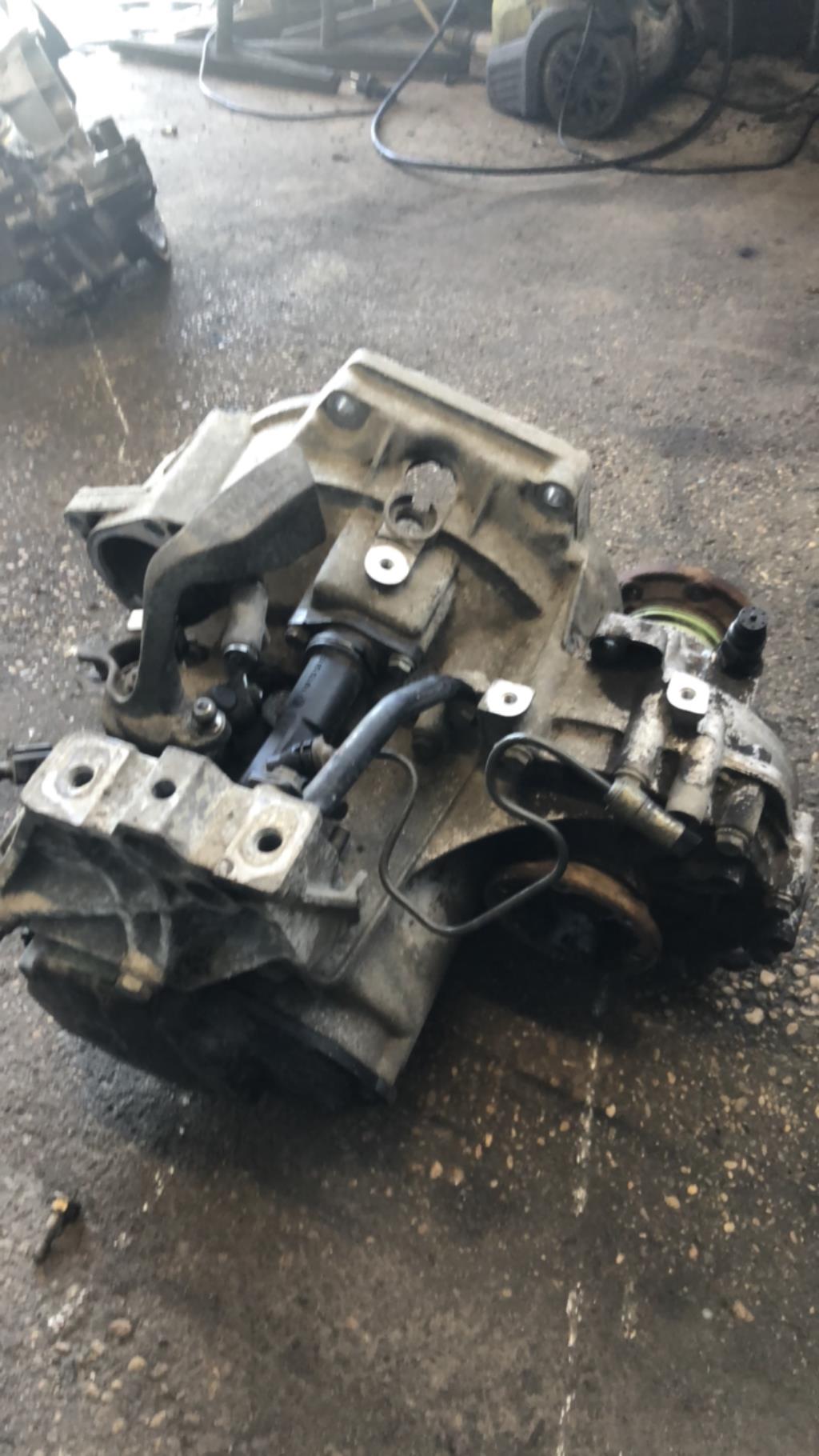 Boite de vitesses VOLKSWAGEN GOLF 4  - 1