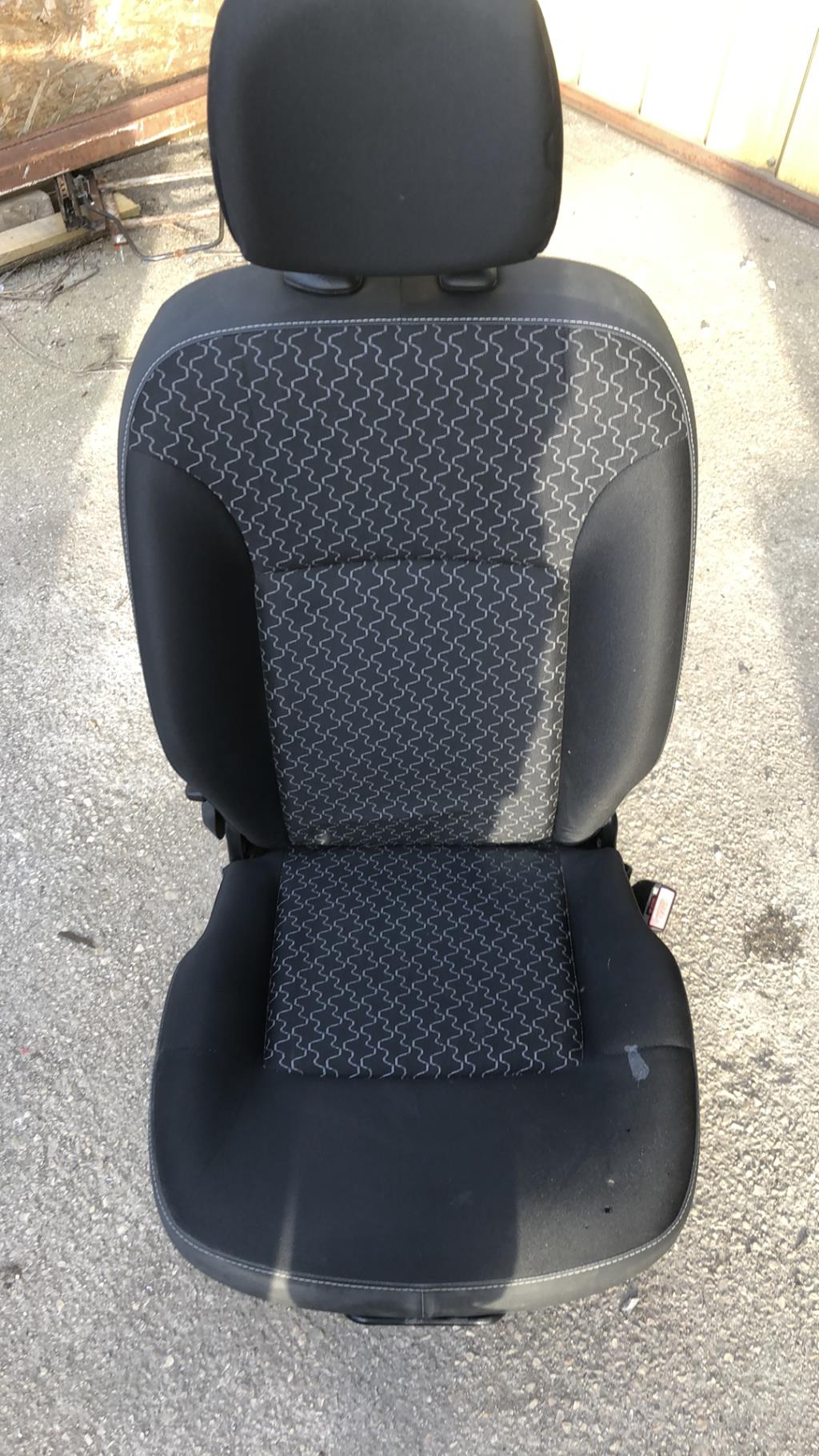 Siege avant droit RENAULT KANGOO 2 PHASE 2  - 1