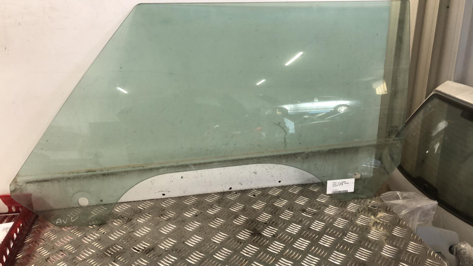 Vitre avant gauche MINI MINI 2 R56 PHASE 1 Essence - 1