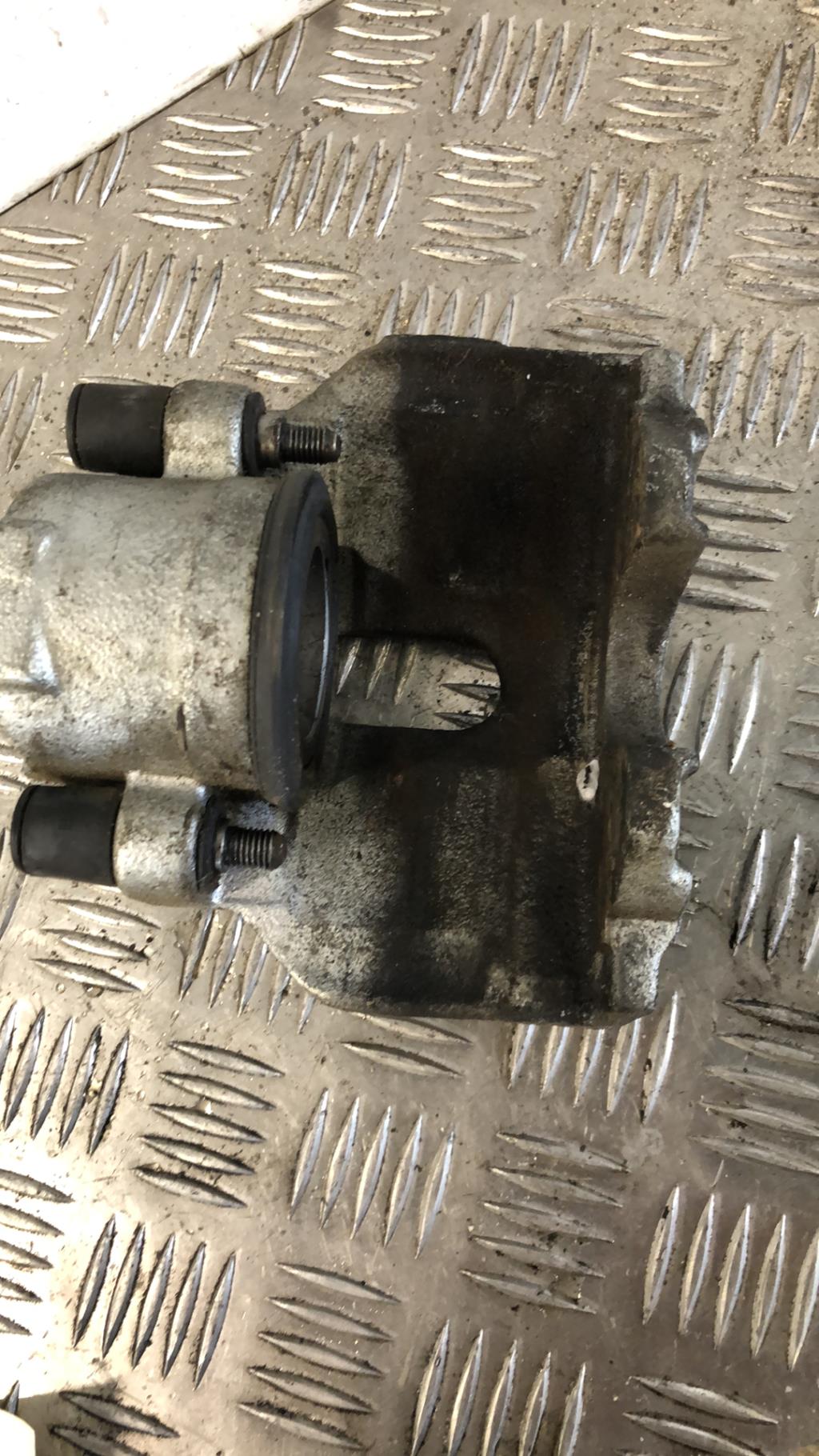 Etrier avant droit (freinage) AUDI A4 2 AVANT PHASE 1 BREAK Diesel - 1