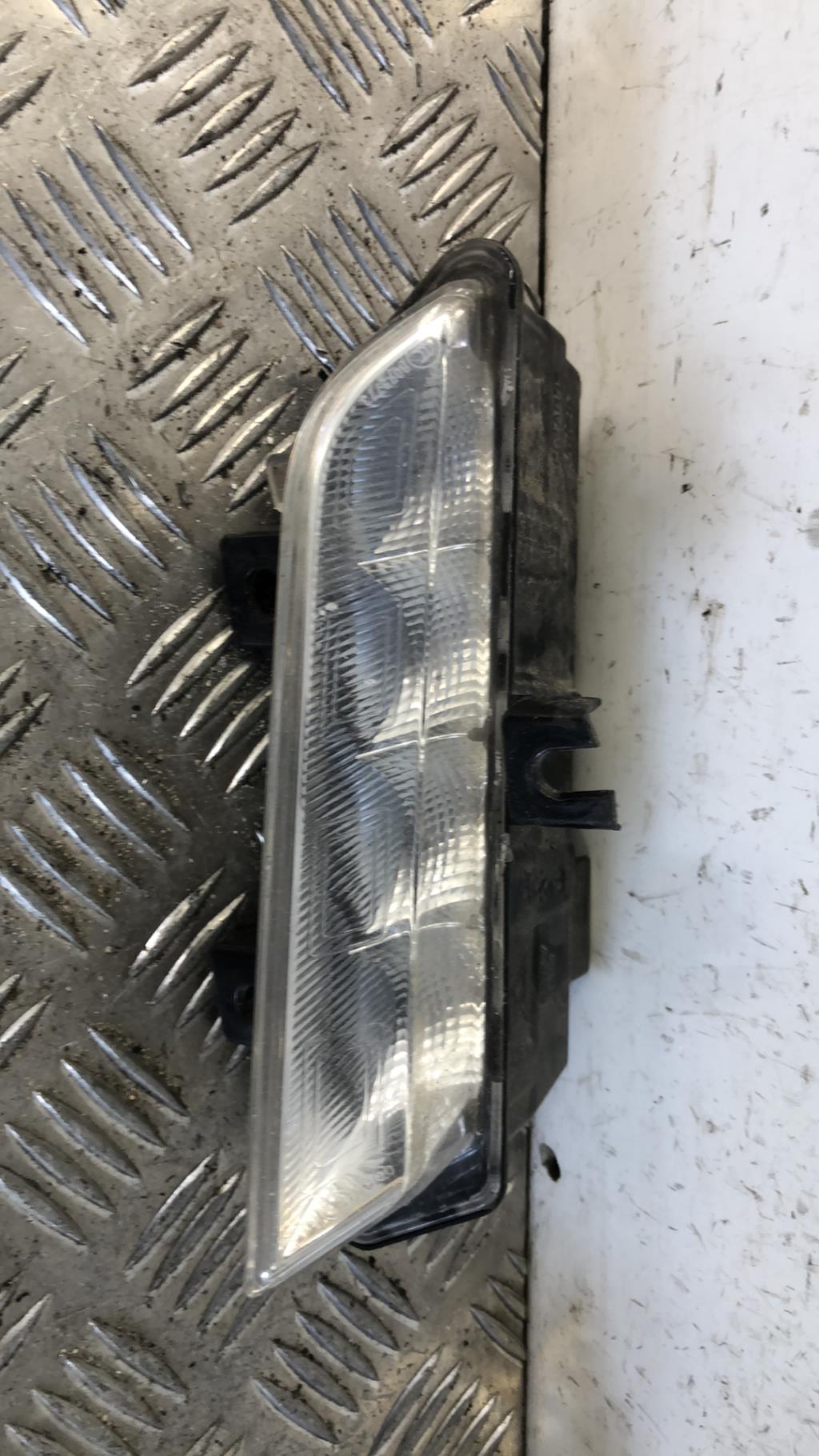 Feu diurne avant droit RENAULT CLIO 4 PHASE 1  - 1