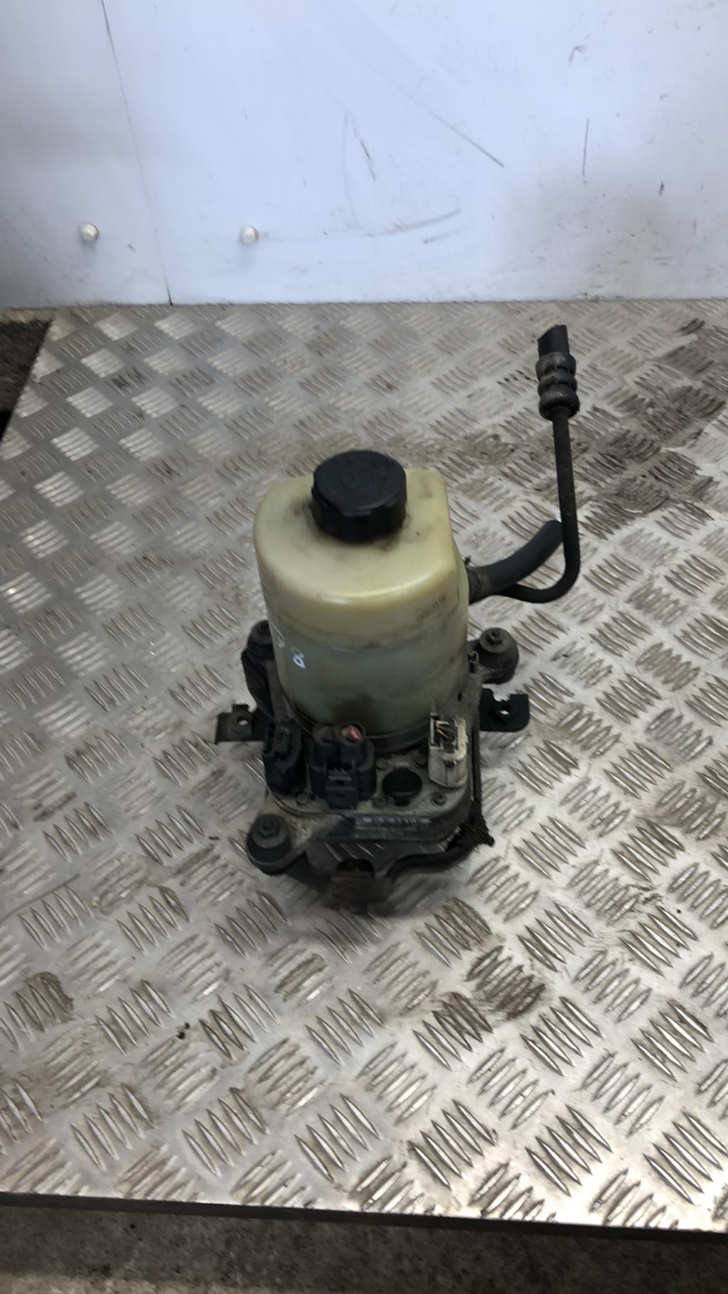 Pompe de direction FORD FOCUS 2 PHASE 1 Diesel - 1