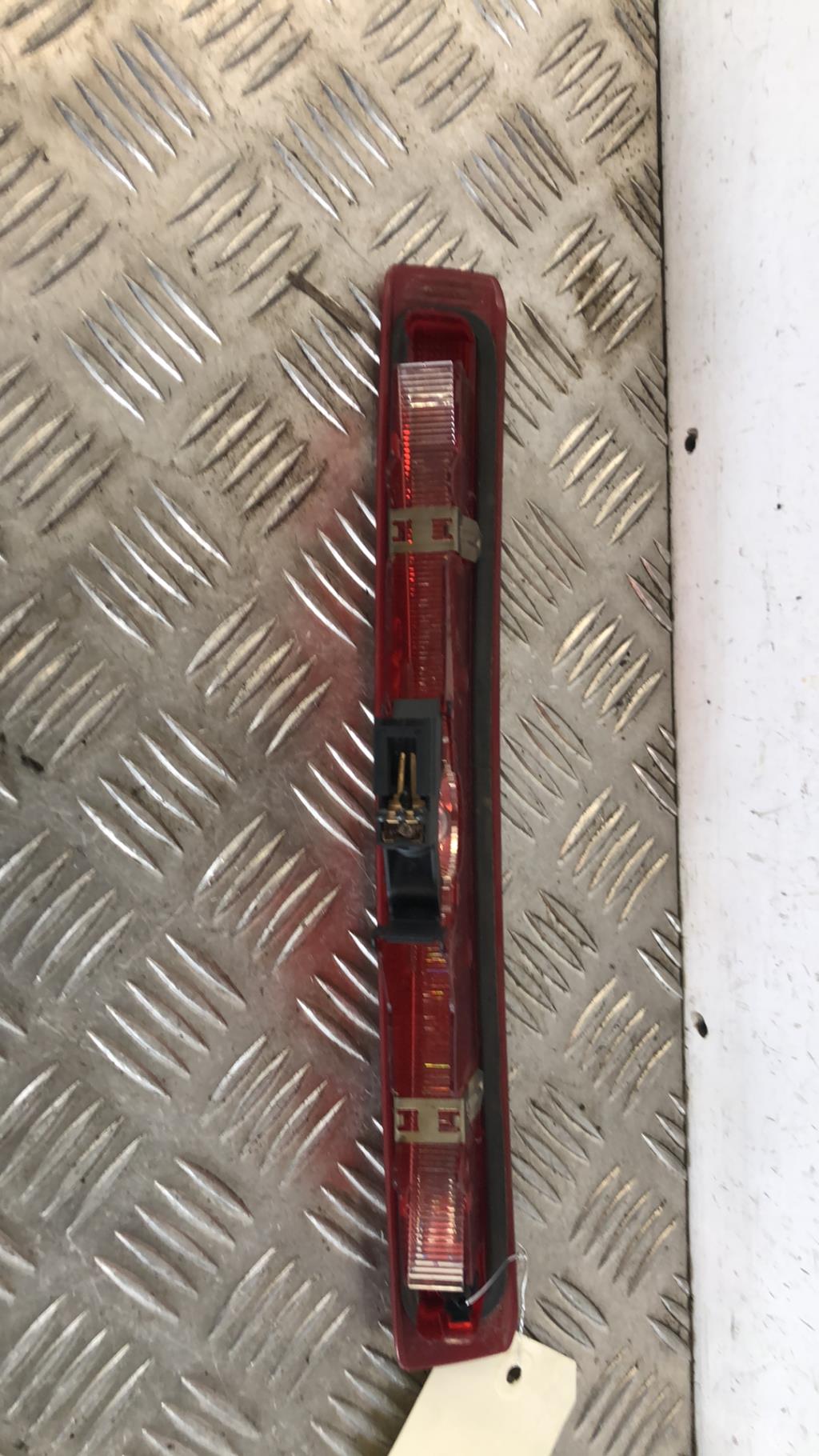 Feu arriere stop central RENAULT CLIO 3 PHASE 1 Diesel - 1