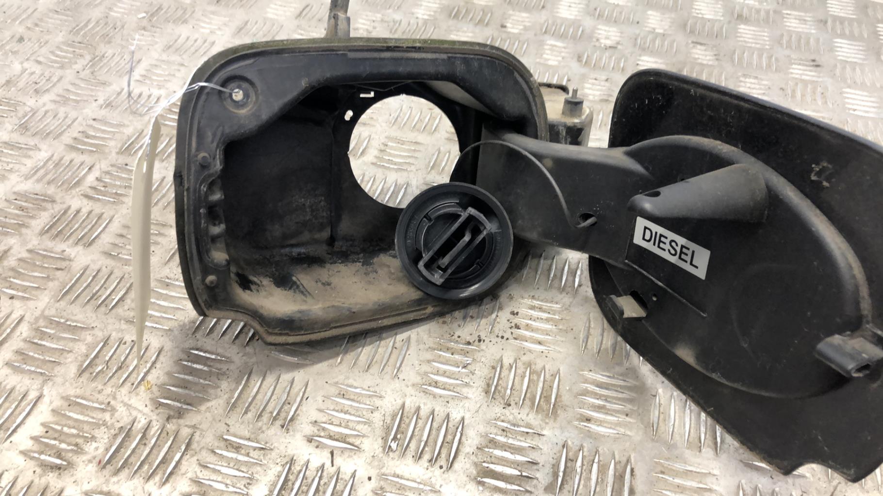 Trappe d'essence RENAULT CLIO 3 PHASE 1  - 1