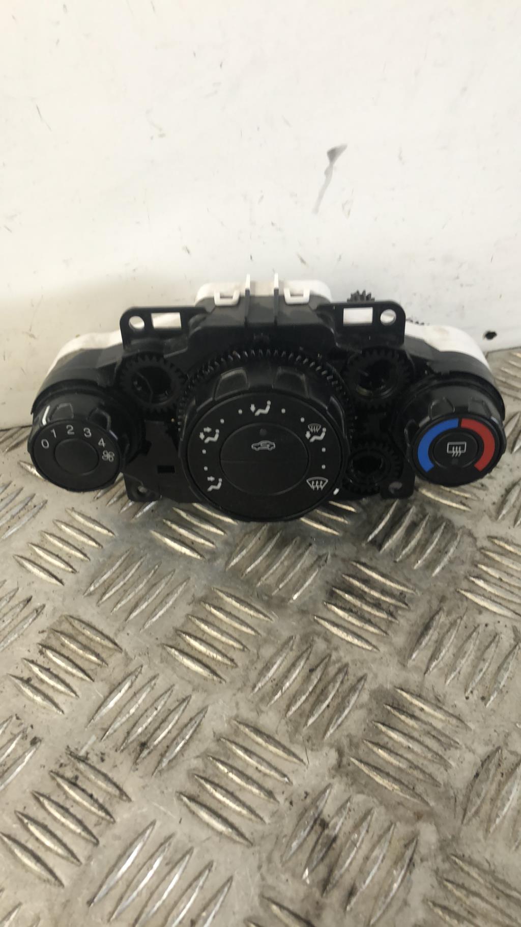 Commande chauffage FORD FIESTA 6 PHASE 1  - 1