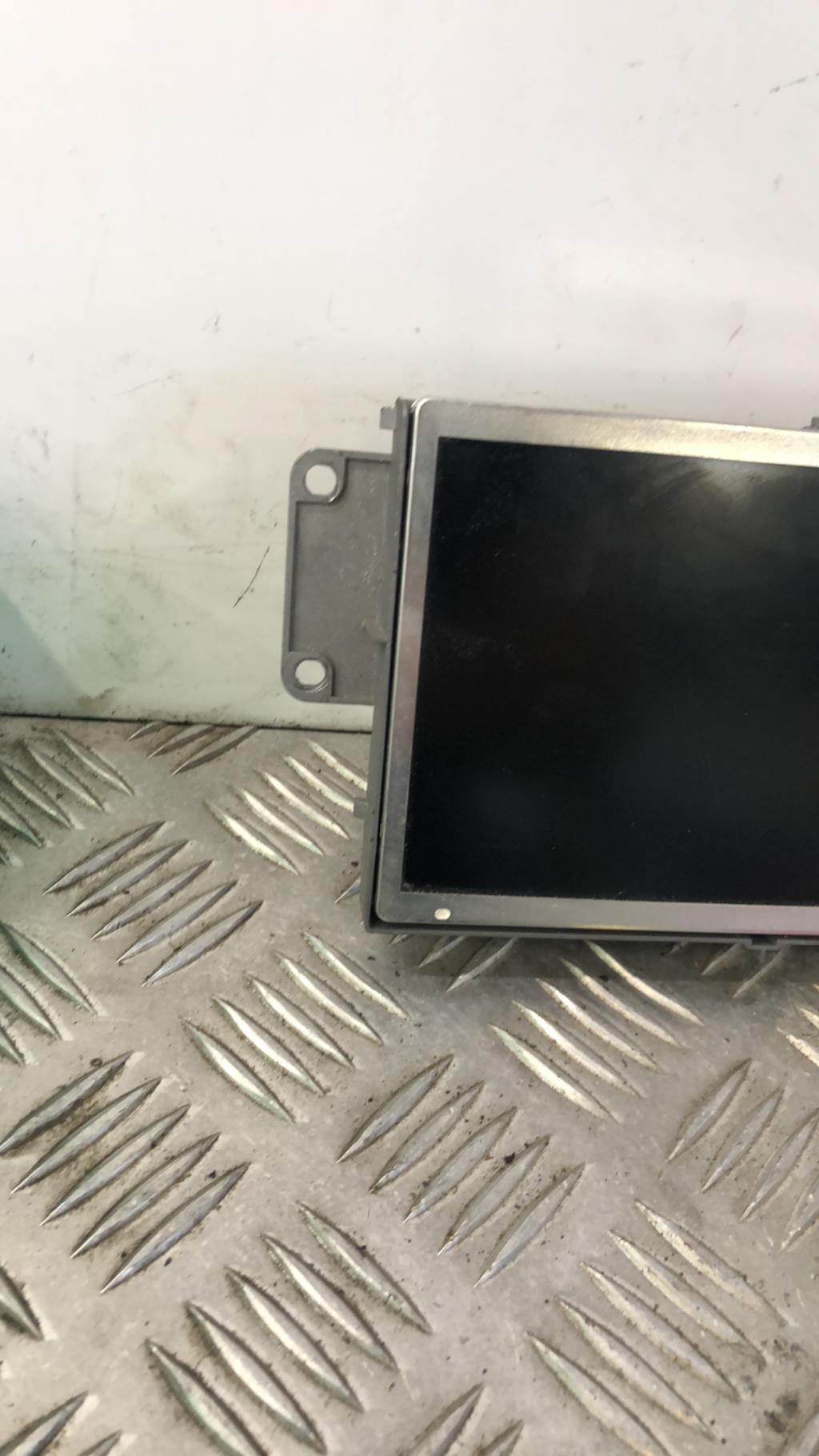 Ecran GPS PEUGEOT 407 PHASE 1 Diesel - 1