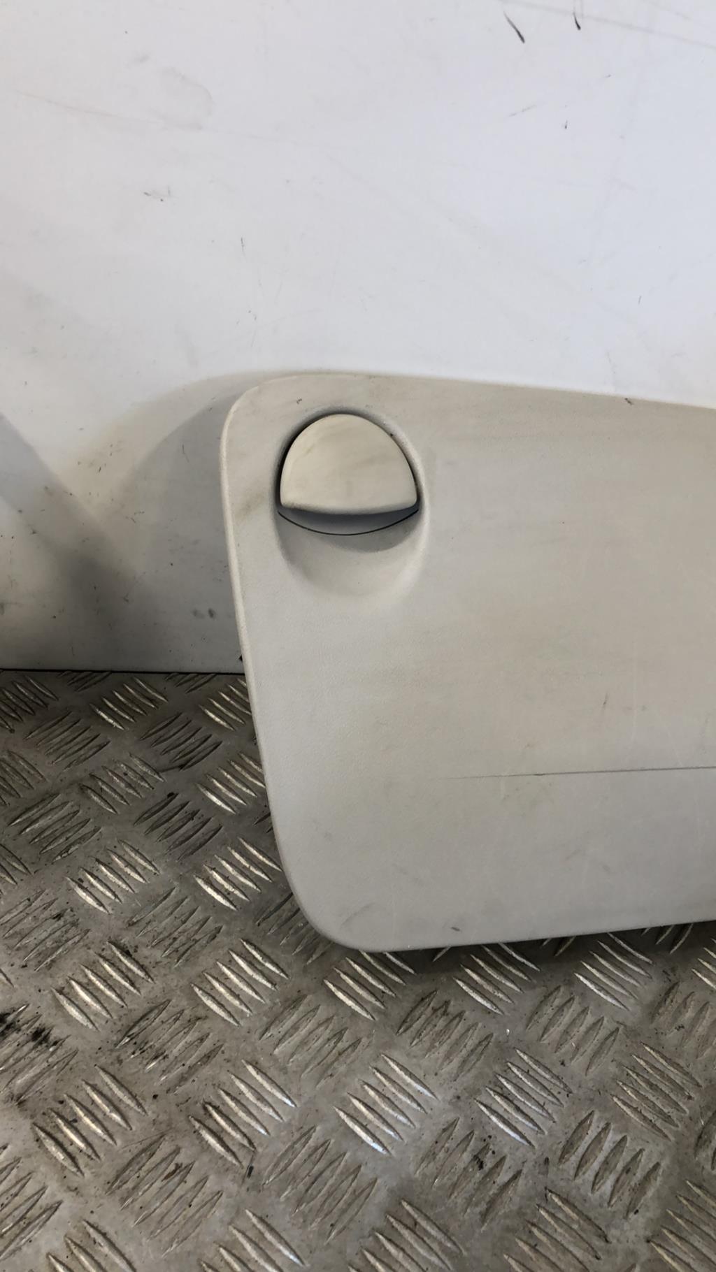 Boite a gants FIAT PUNTO 2 PHASE 1 Essence - 1