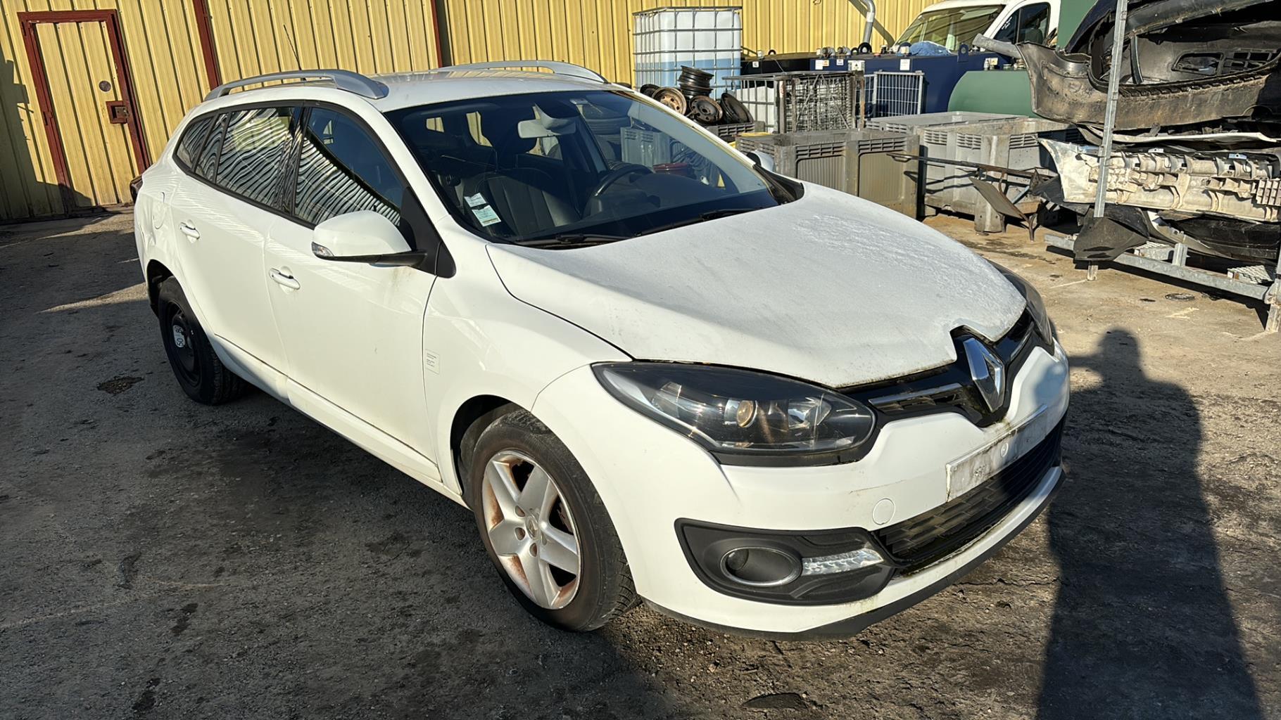 Pare choc arriere RENAULT MEGANE 3 PHASE 3 BREAK Diesel - 1