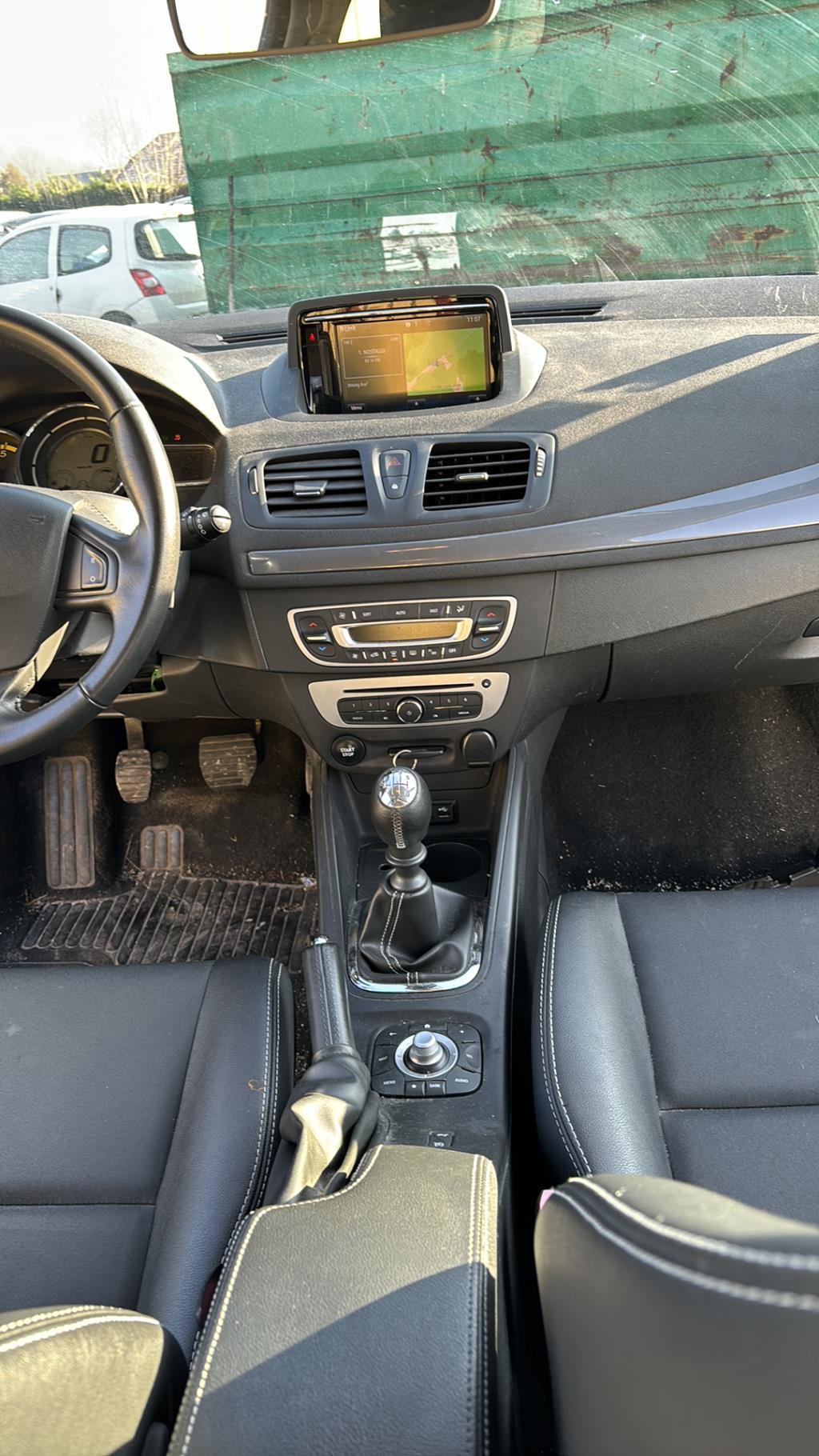 Feu arriere secondaire gauche (feux) RENAULT MEGANE 3 PHASE 3 BREAK Diesel - 1