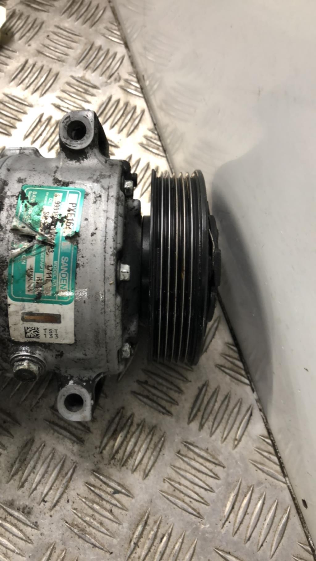 Compresseur clim AUDI A4 2 PHASE 2 Diesel - 1