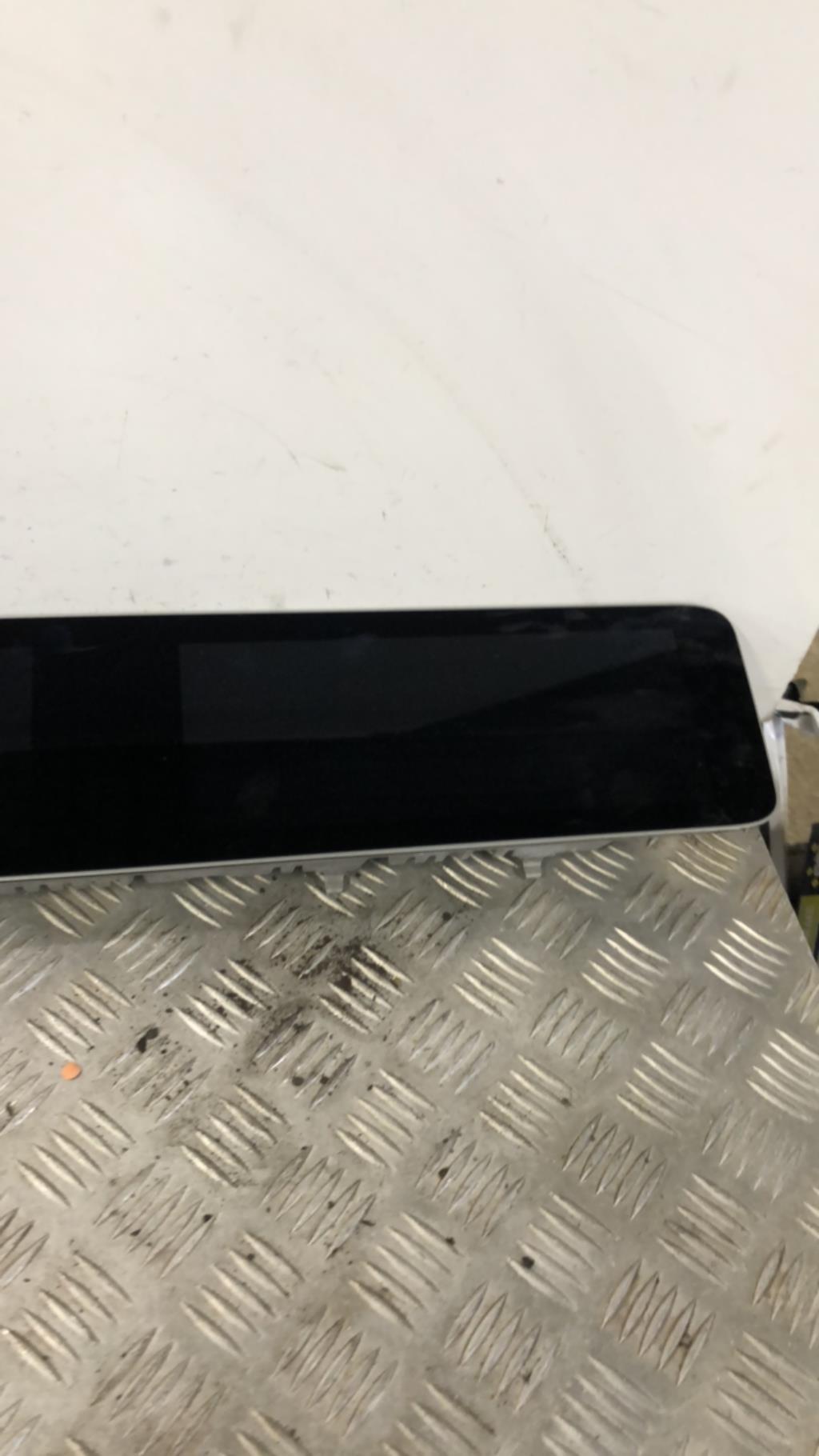 Ecran GPS MERCEDES CLASSE B 247 PHASE 1 Diesel - 1