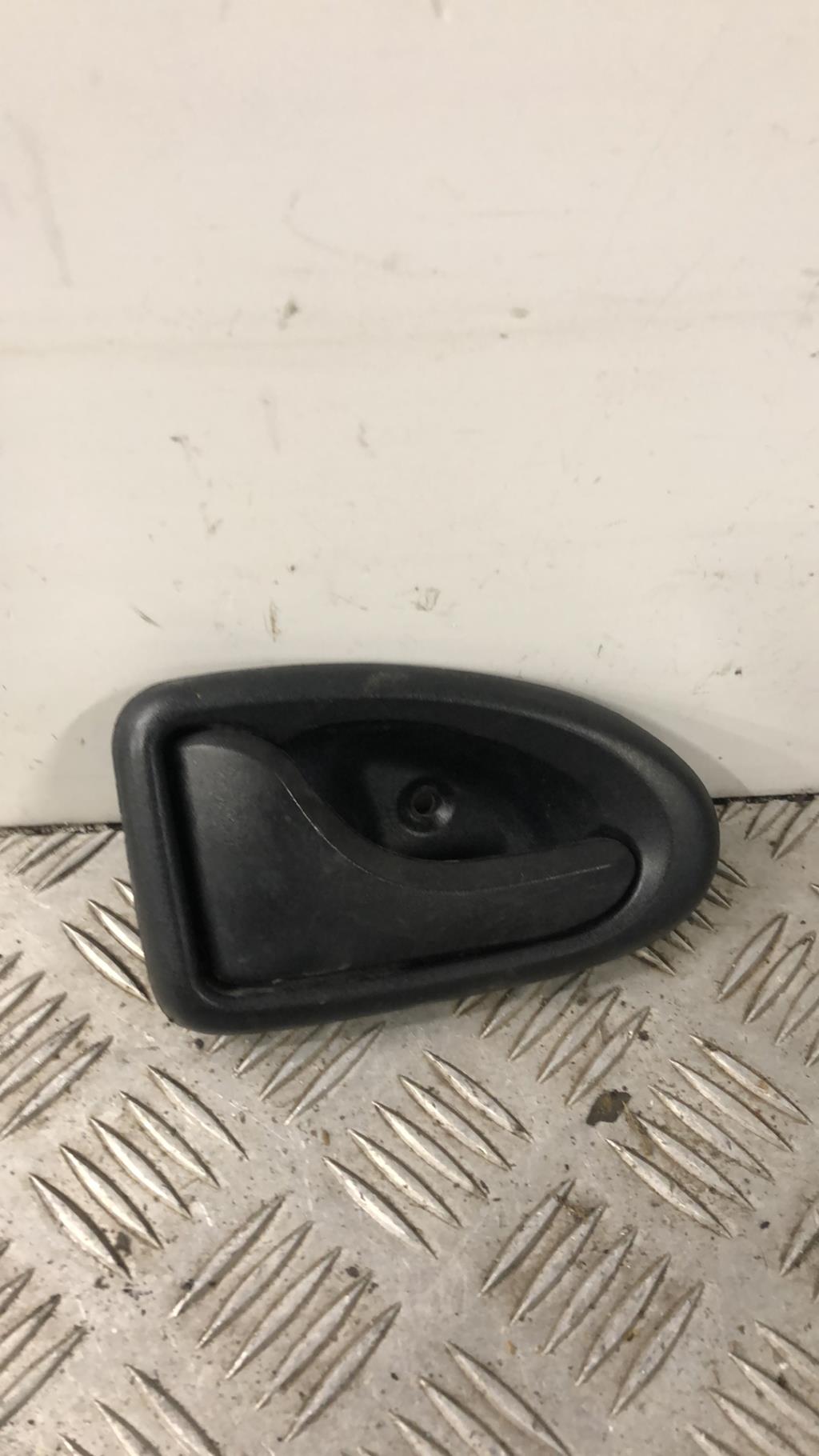 Poignee interieur avant gauche RENAULT MASTER 2 PHASE 1 Diesel - 1