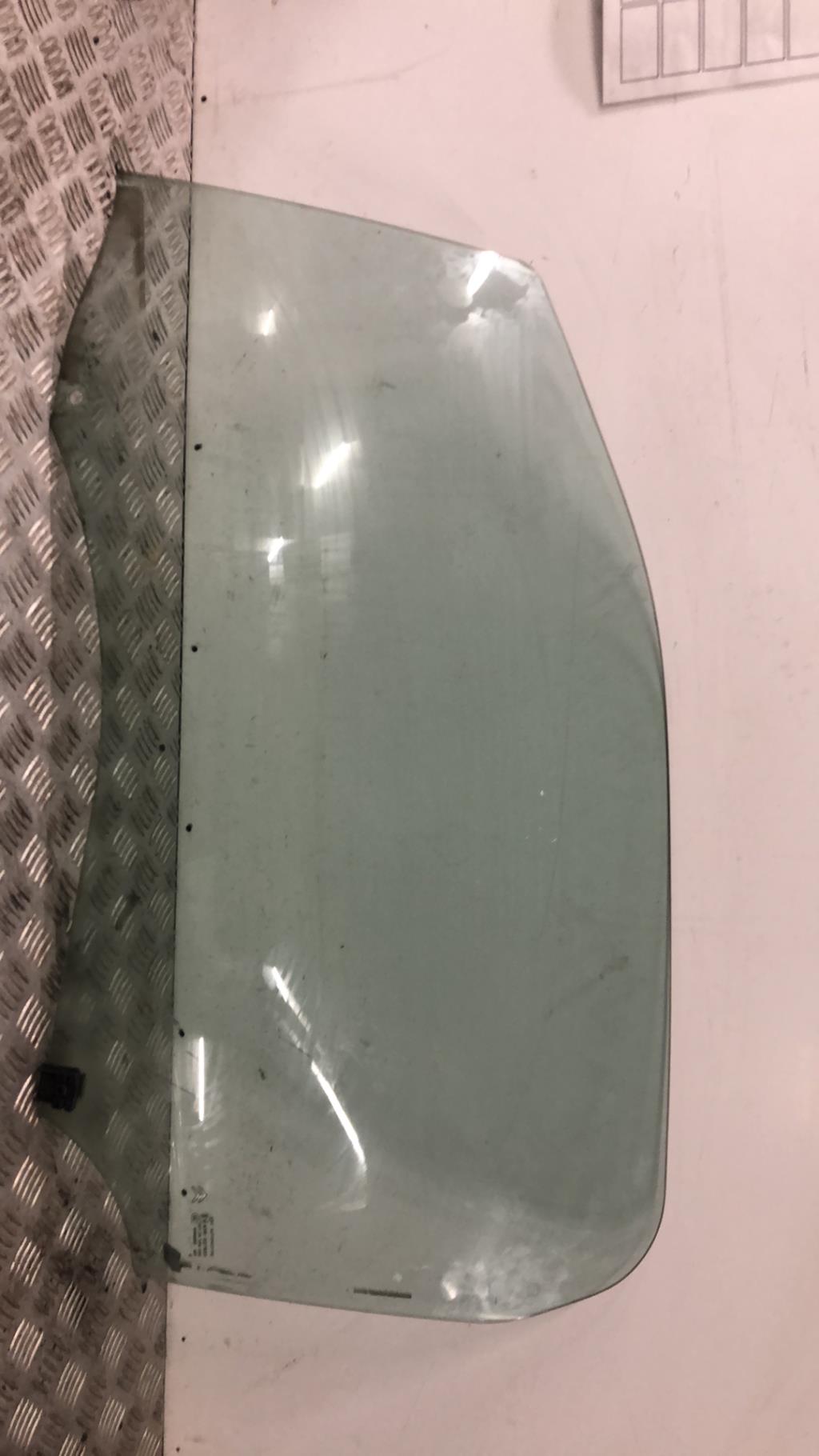 Vitre avant gauche CITROEN DS3 PHASE 1  - 1