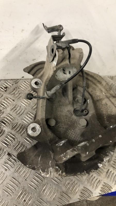 Moyeu avant gauche BMW SERIE 1 E81 Diesel - 1