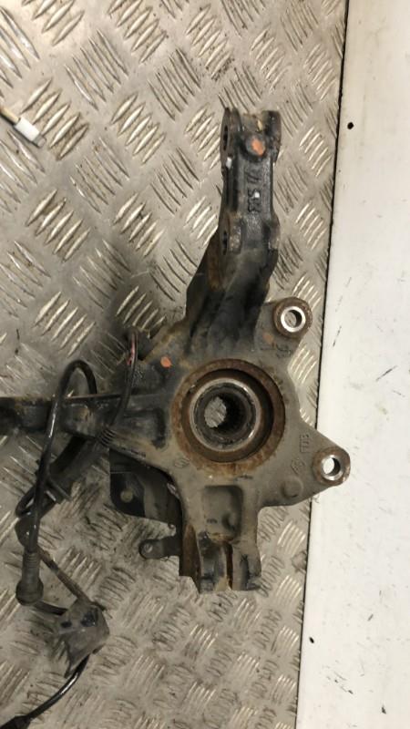 Moyeu avant gauche RENAULT CLIO 4 PHASE 2  - 1