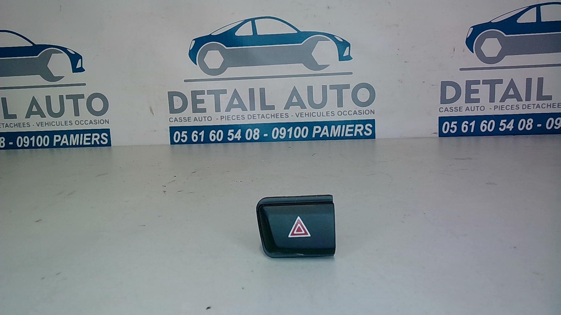 Bouton de warning PEUGEOT 208 1 PHASE 2 Diesel - 1