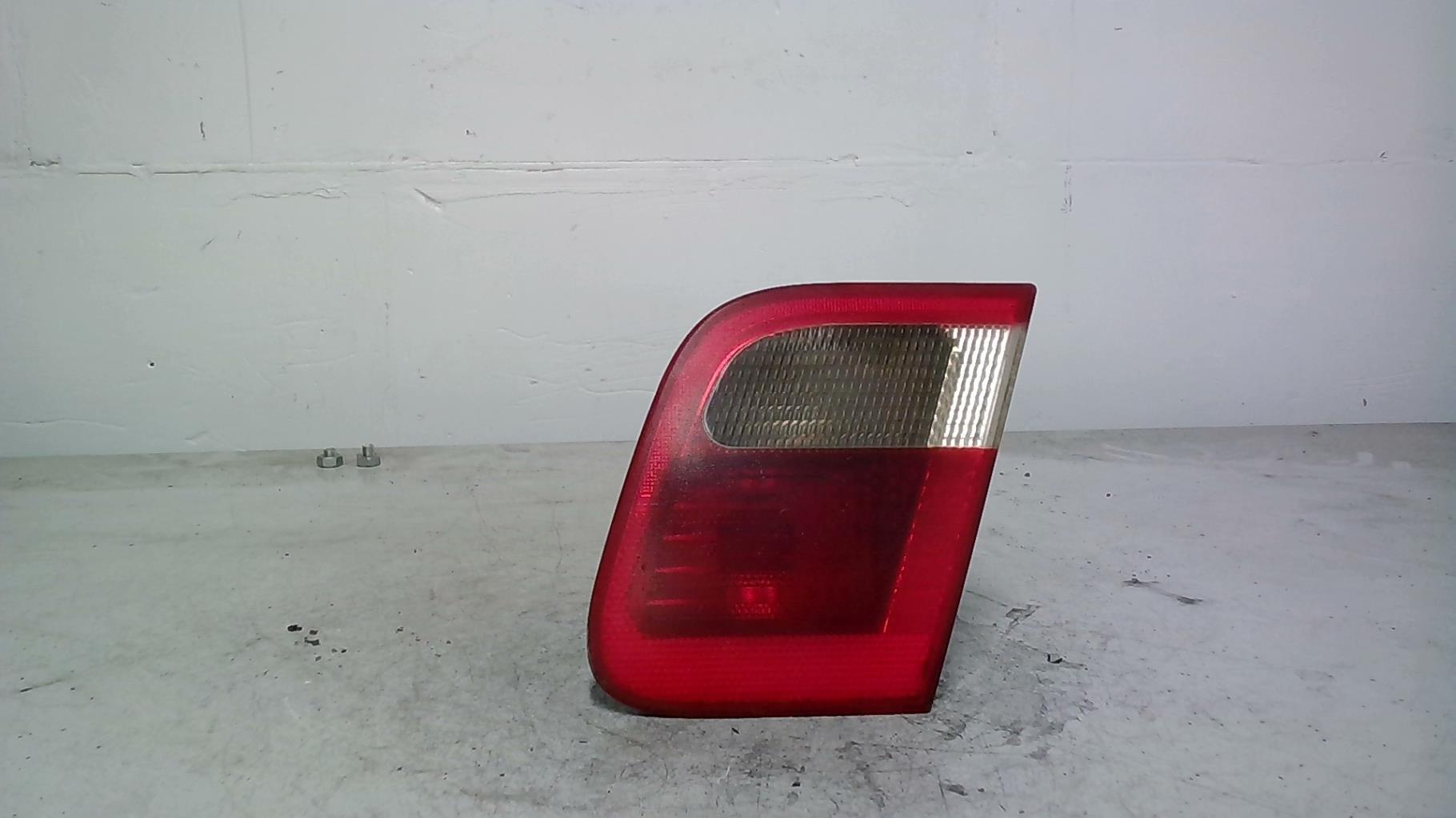 Feu arriere secondaire droit (feux) BMW SERIE 3 E46 PHASE 2  - 1