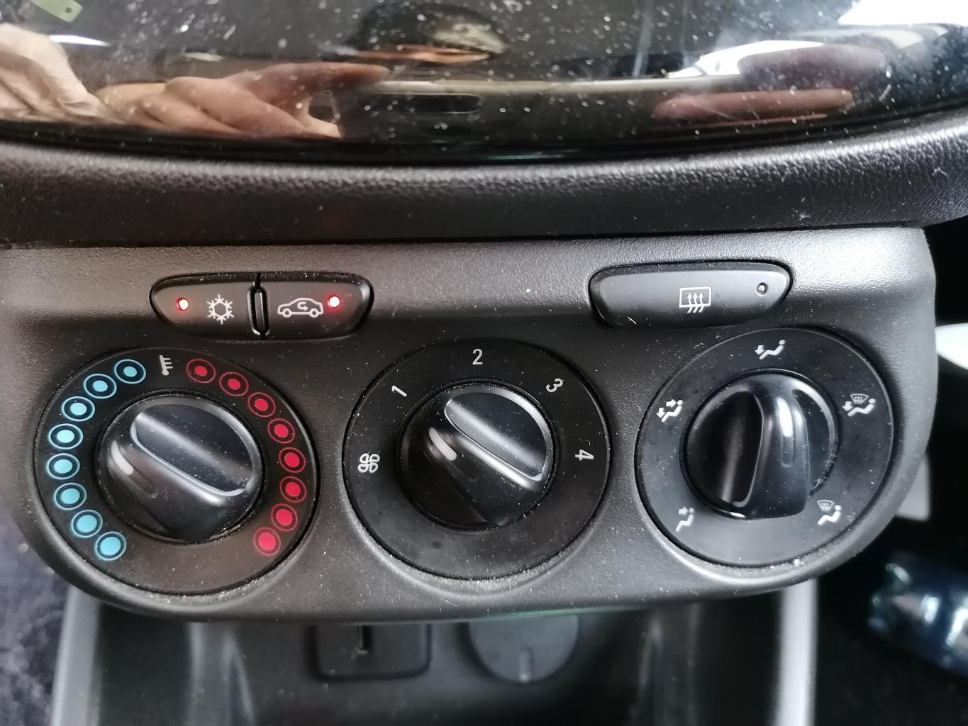 Commande chauffage OPEL CORSA E Essence - 1