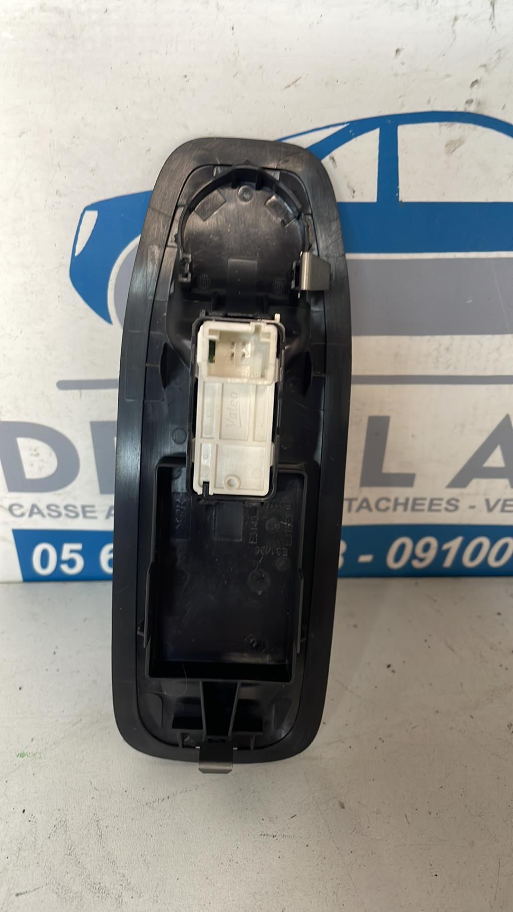 Interruttore lavacristalli anteriore destro PEUGEOT 208 1 PHASE 2 Diésel - 1