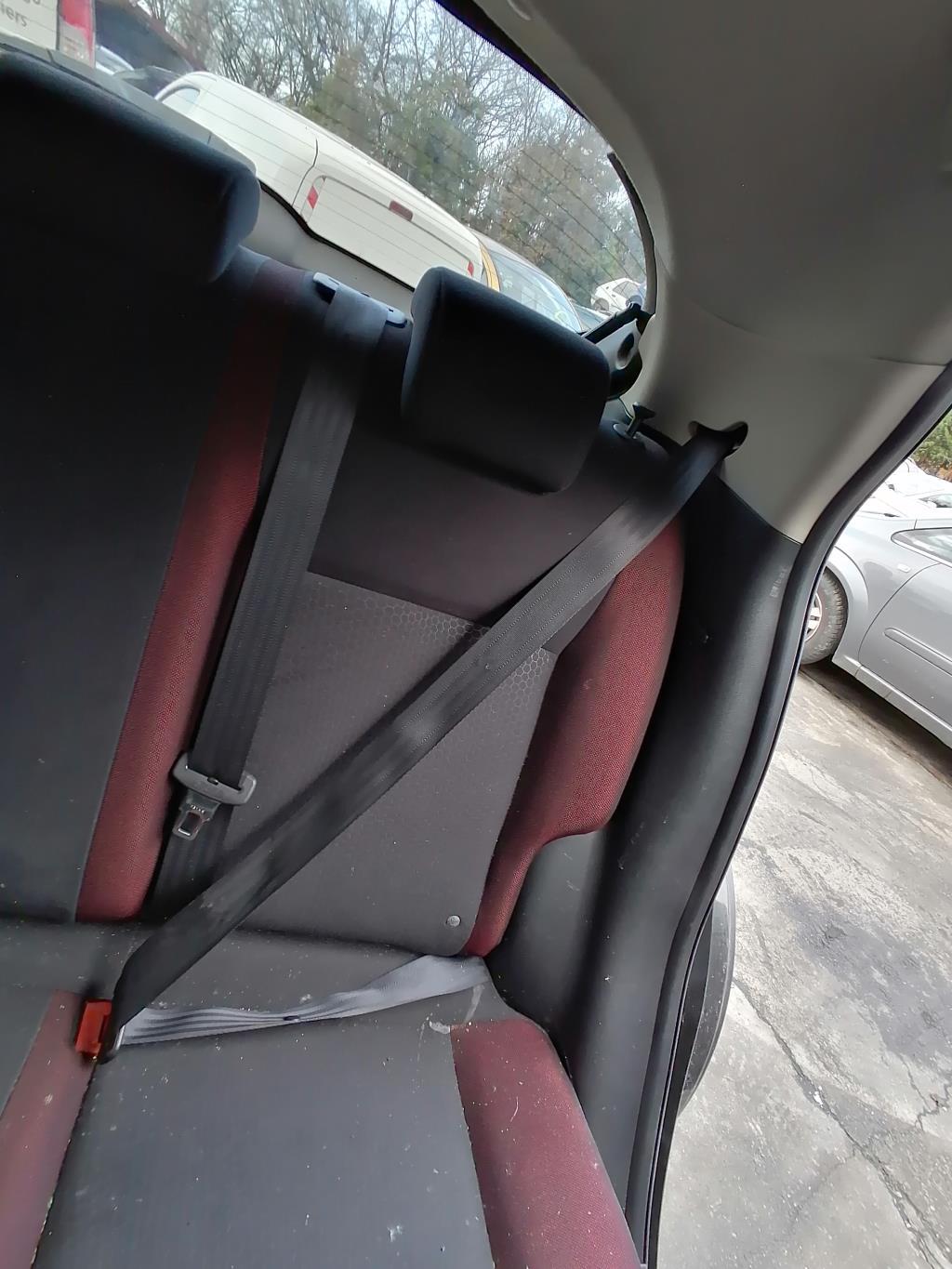 Cintura di sicurezza posteriore sinistra NISSAN JUKE 1 PHASE 1 Diésel - 1