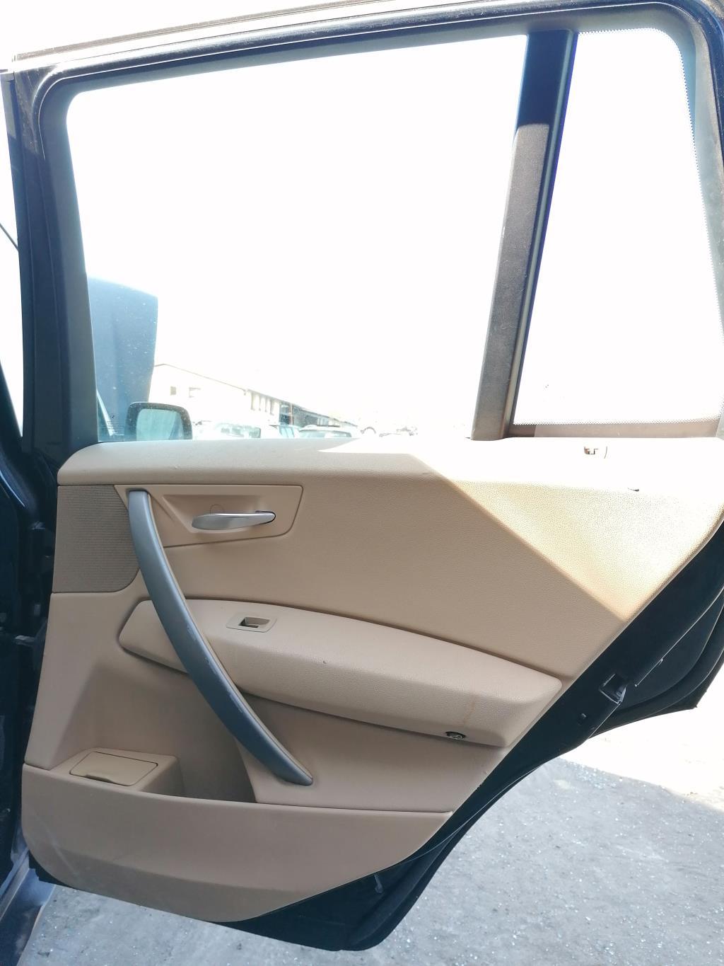 Panneau de porte arriere droit BMW X3 E83 PHASE 1 Diesel - 1