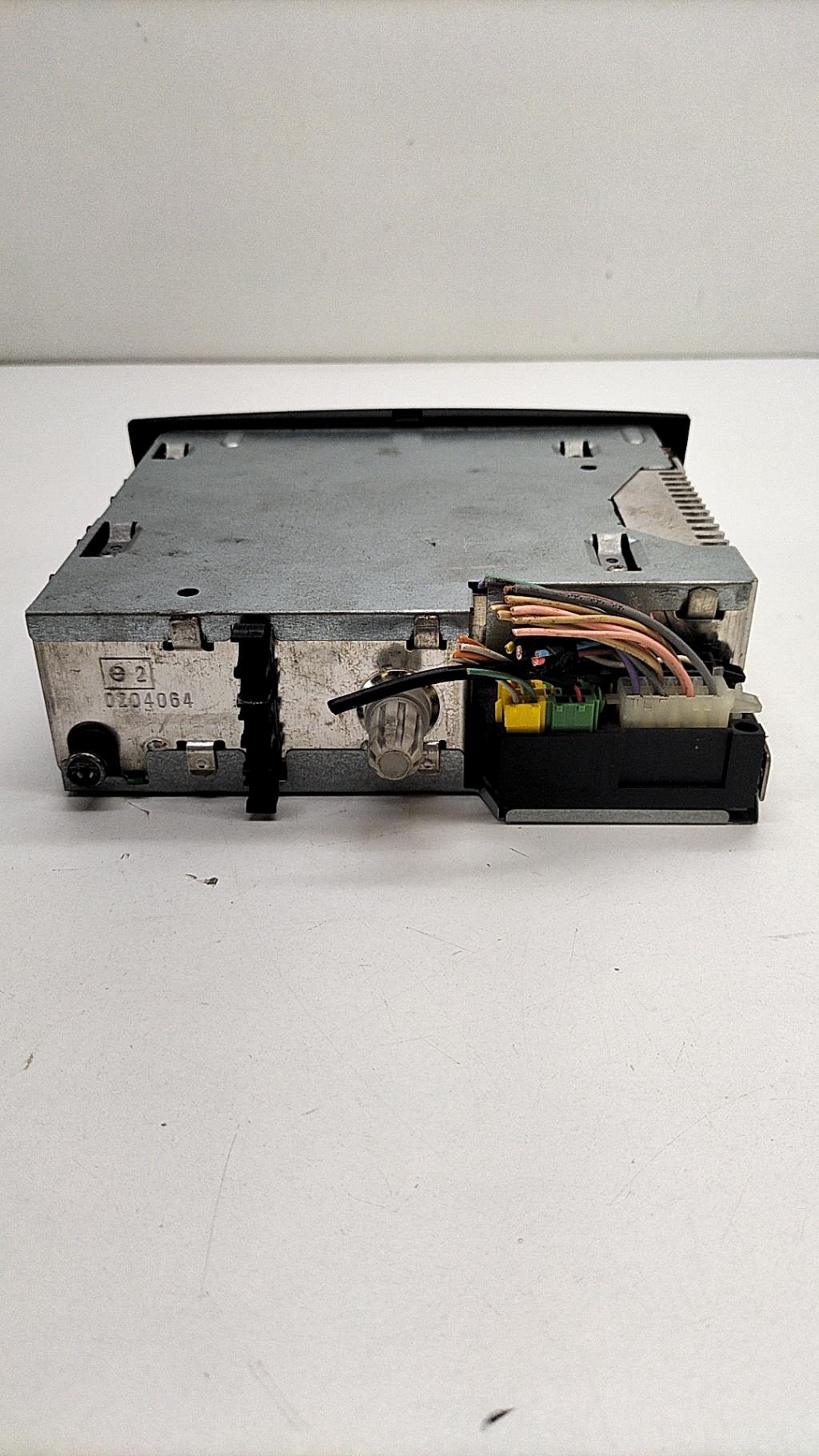 Autoradio d'origine RENAULT CLIO 3 PHASE 1 Diesel - 1
