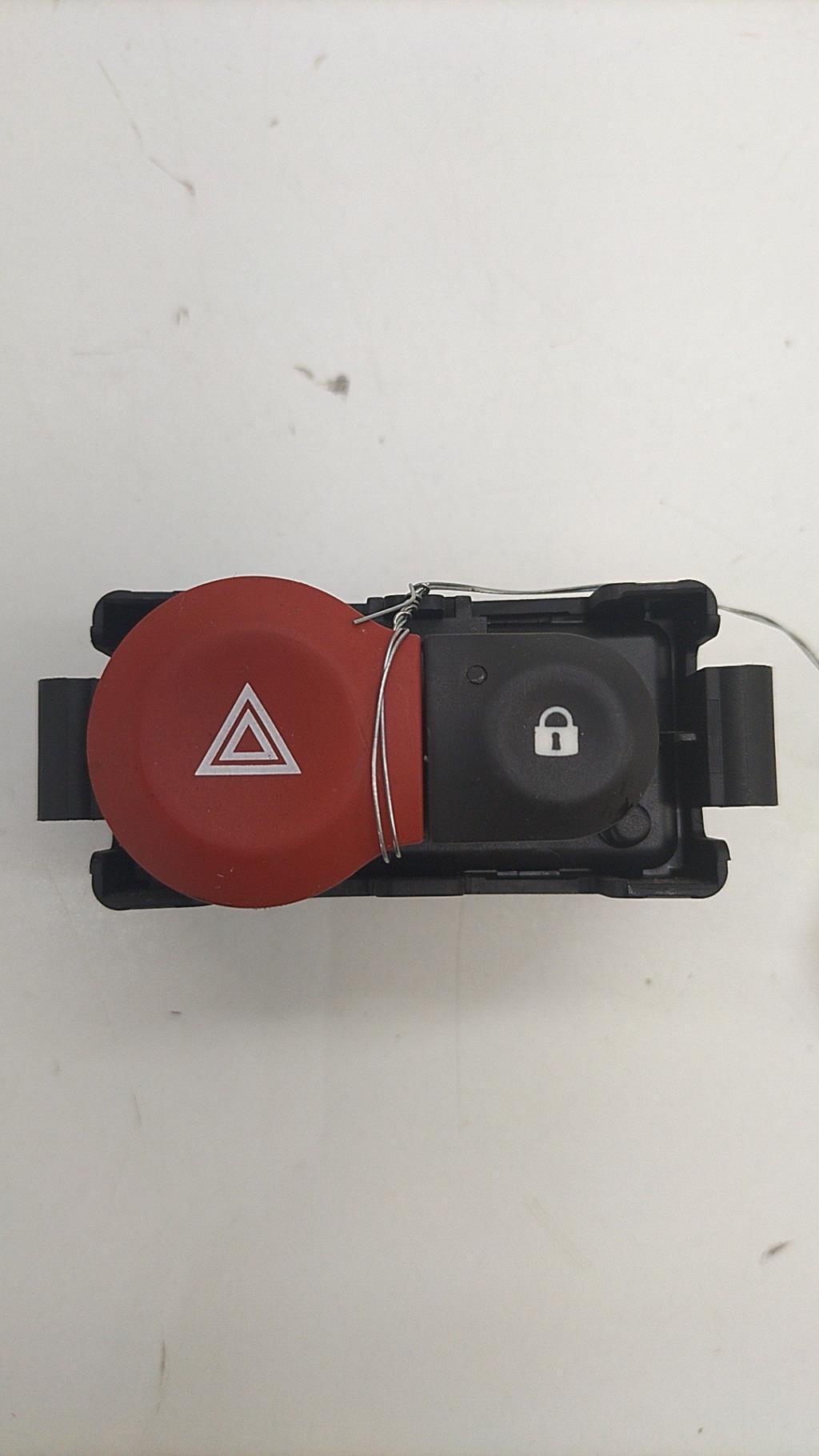 Bouton de warning RENAULT CLIO 3 PHASE 1 Diesel - 1
