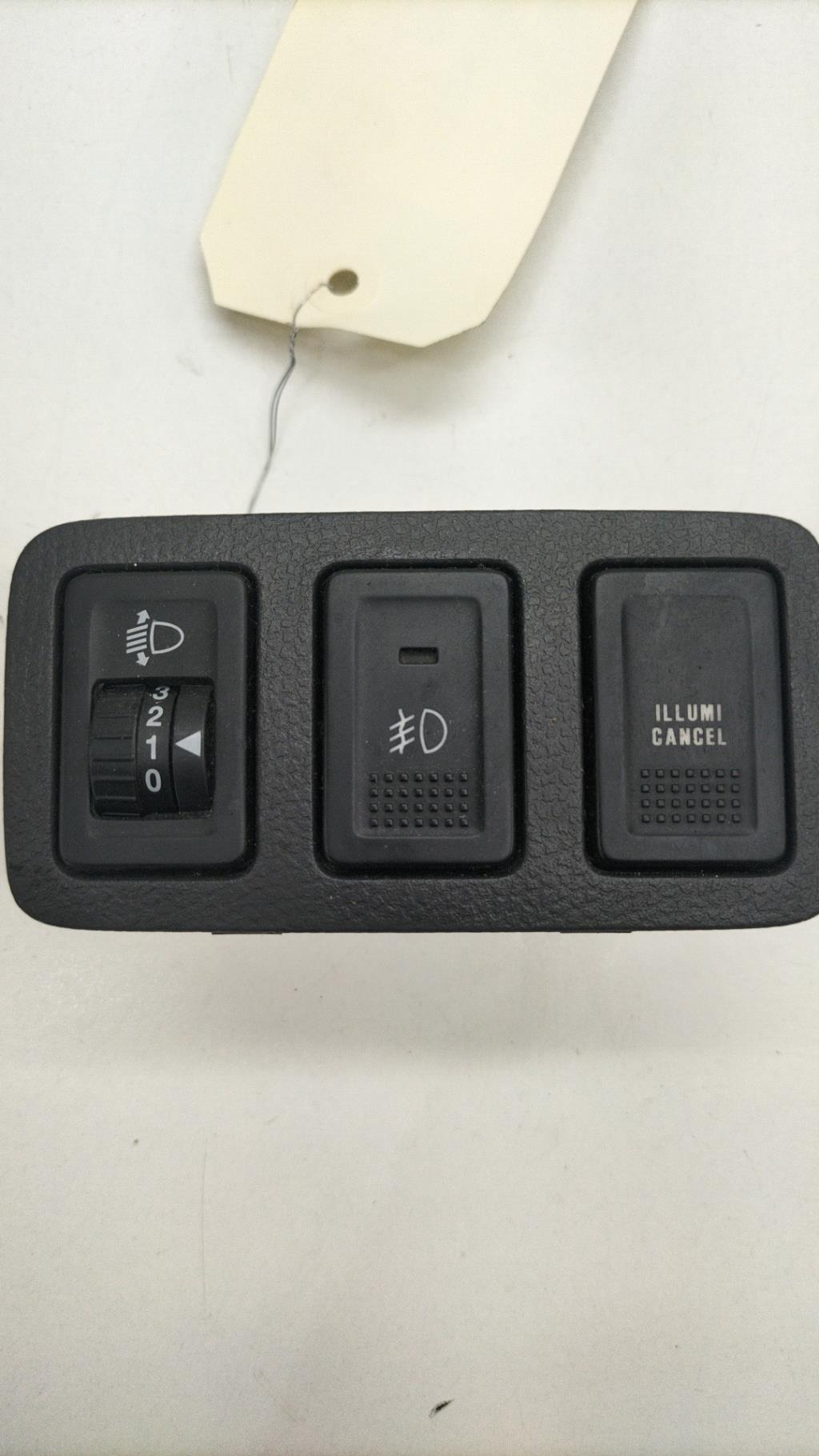 Commande de reglage hauteur de phare SUZUKI SWIFT 3 Essence - 1