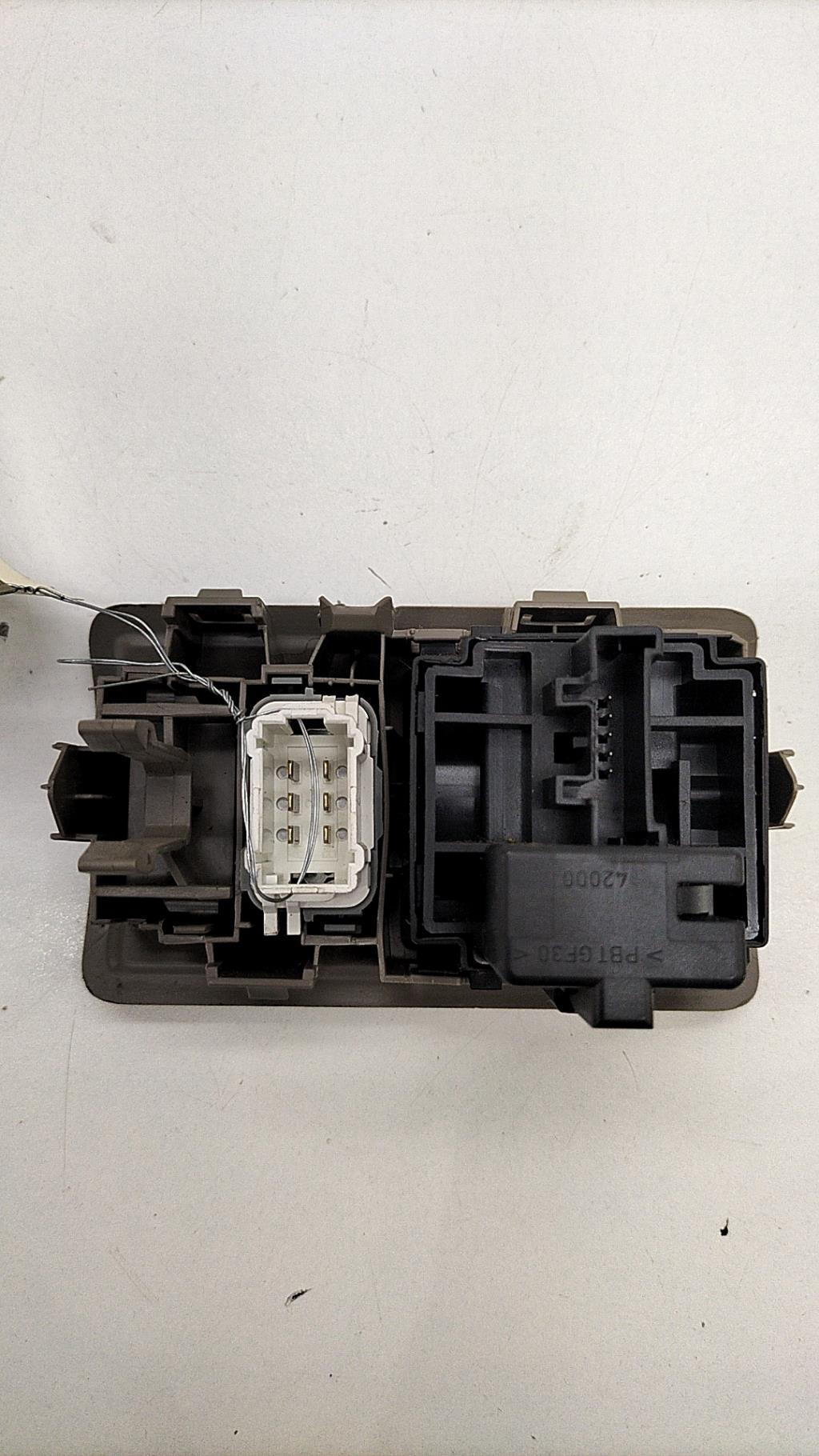 Commande de reglage hauteur de phare RENAULT CLIO 3 PHASE 1 Diesel - 1
