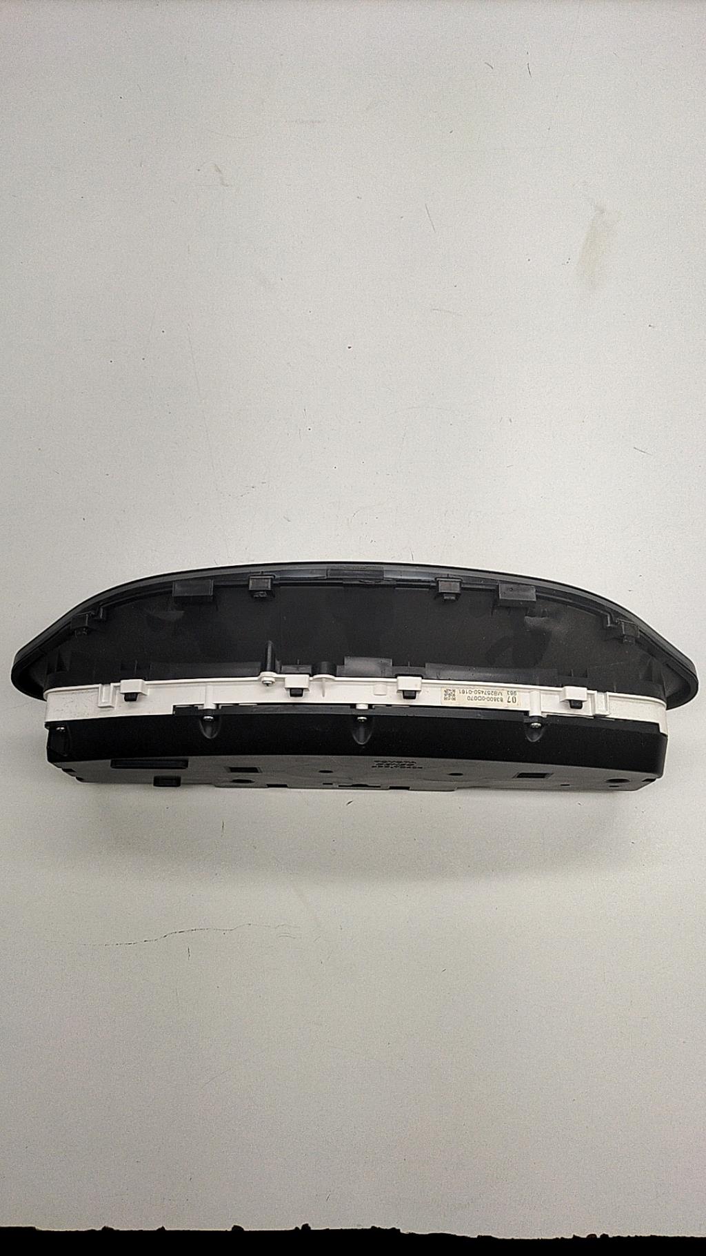 Compteur TOYOTA YARIS 2 PHASE 1 Essence - 1
