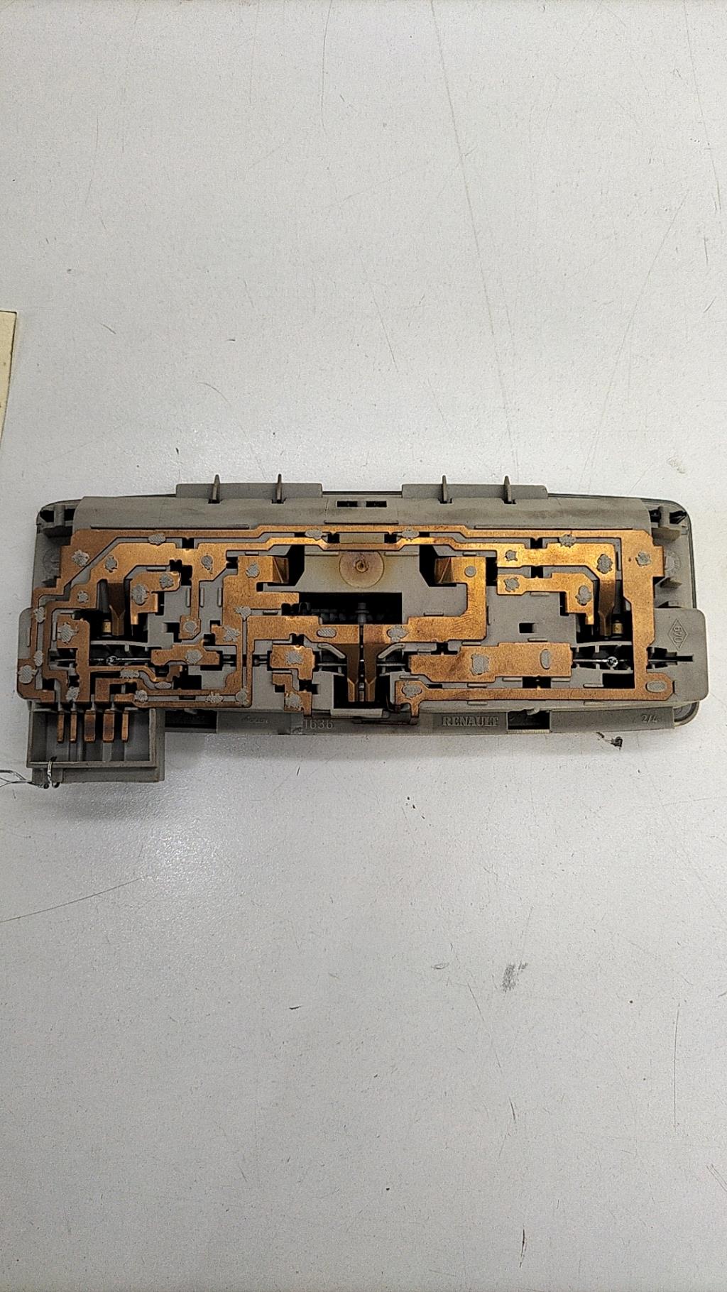 Eclairage de plafonnier RENAULT ESPACE 4 PHASE 1 Diesel - 1