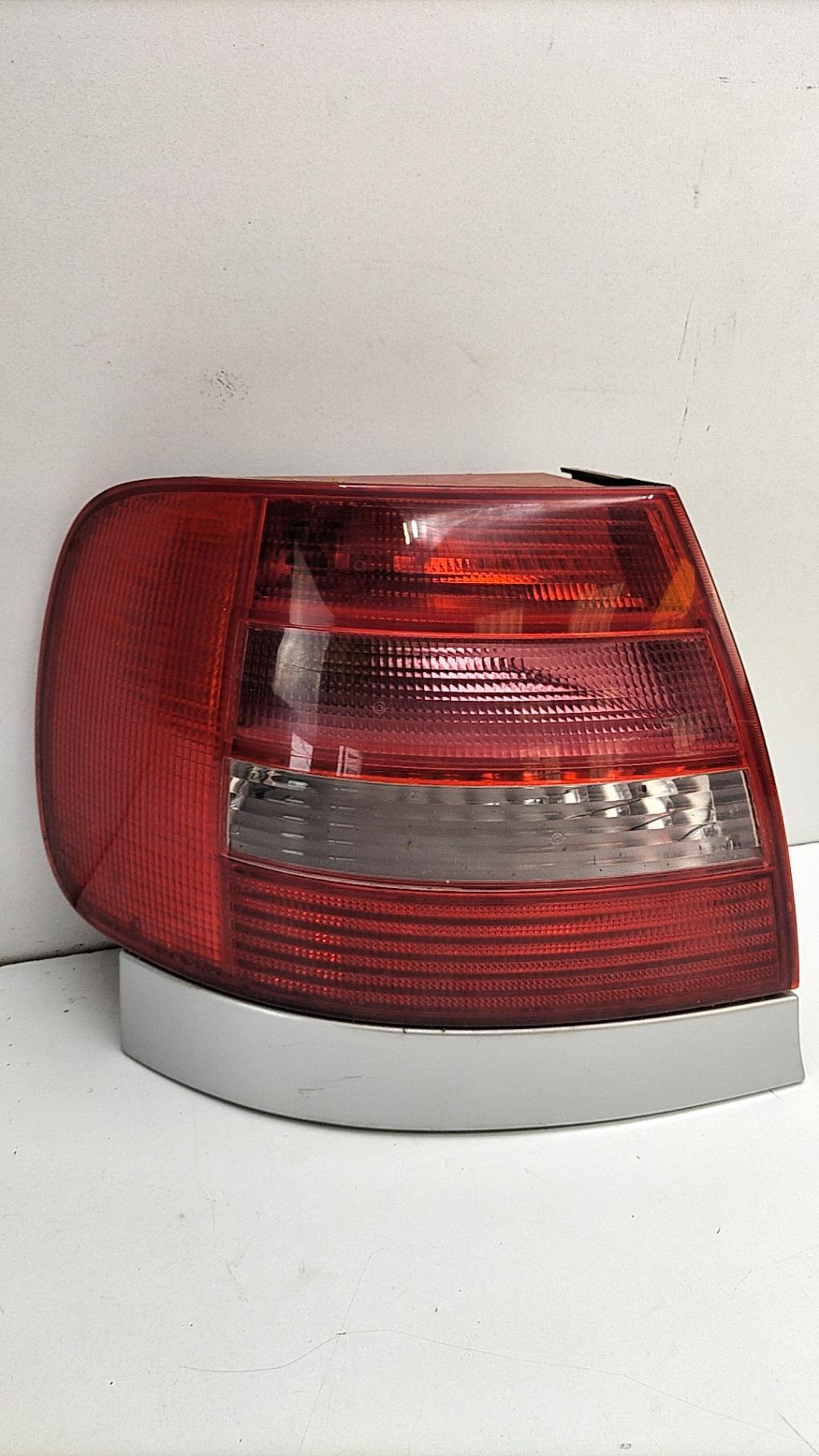 Fanale posteriore principale sinistro (luci) AUDI A4 1 PHASE 2 Diésel - 1