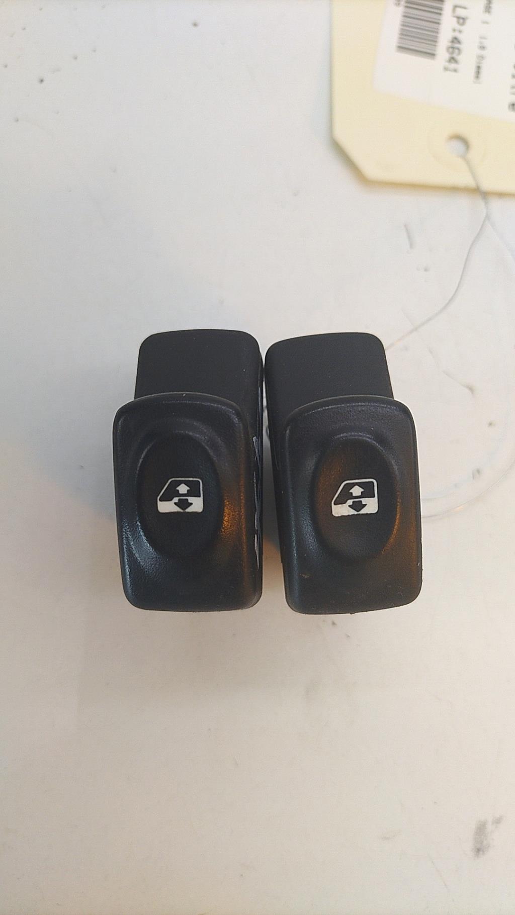 Interruttore lavacristalli anteriore sinistro RENAULT CLIO 2 PHASE 1 Diésel - 1