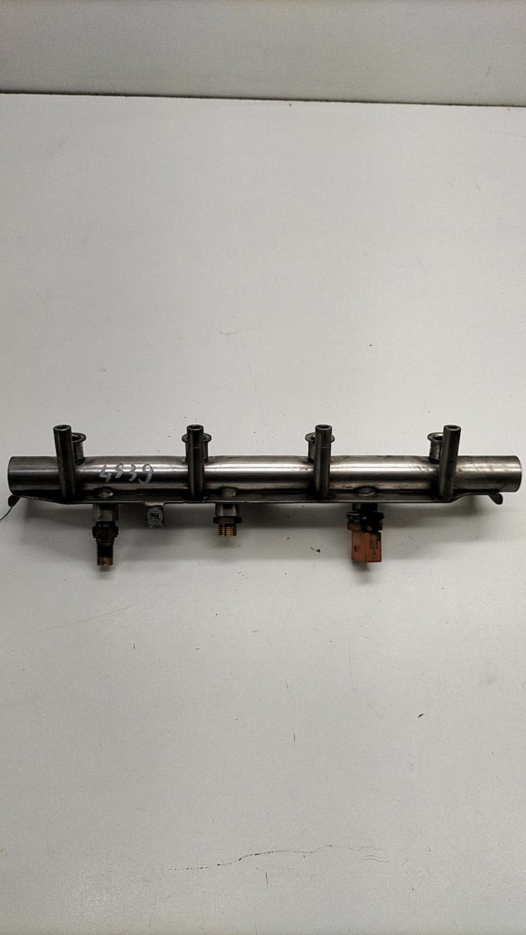 Rampe injection SEAT LEON 2 PHASE 2 Essence - 1