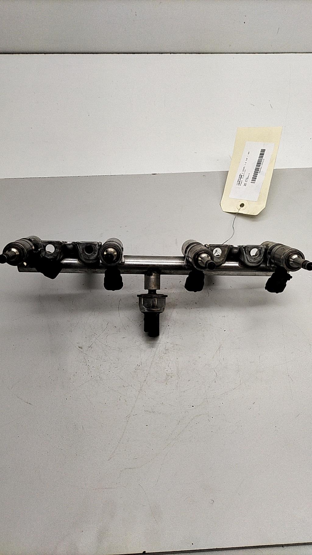 Rampe injection CITROEN C4 1 PHASE 2 COUPE Essence - 1