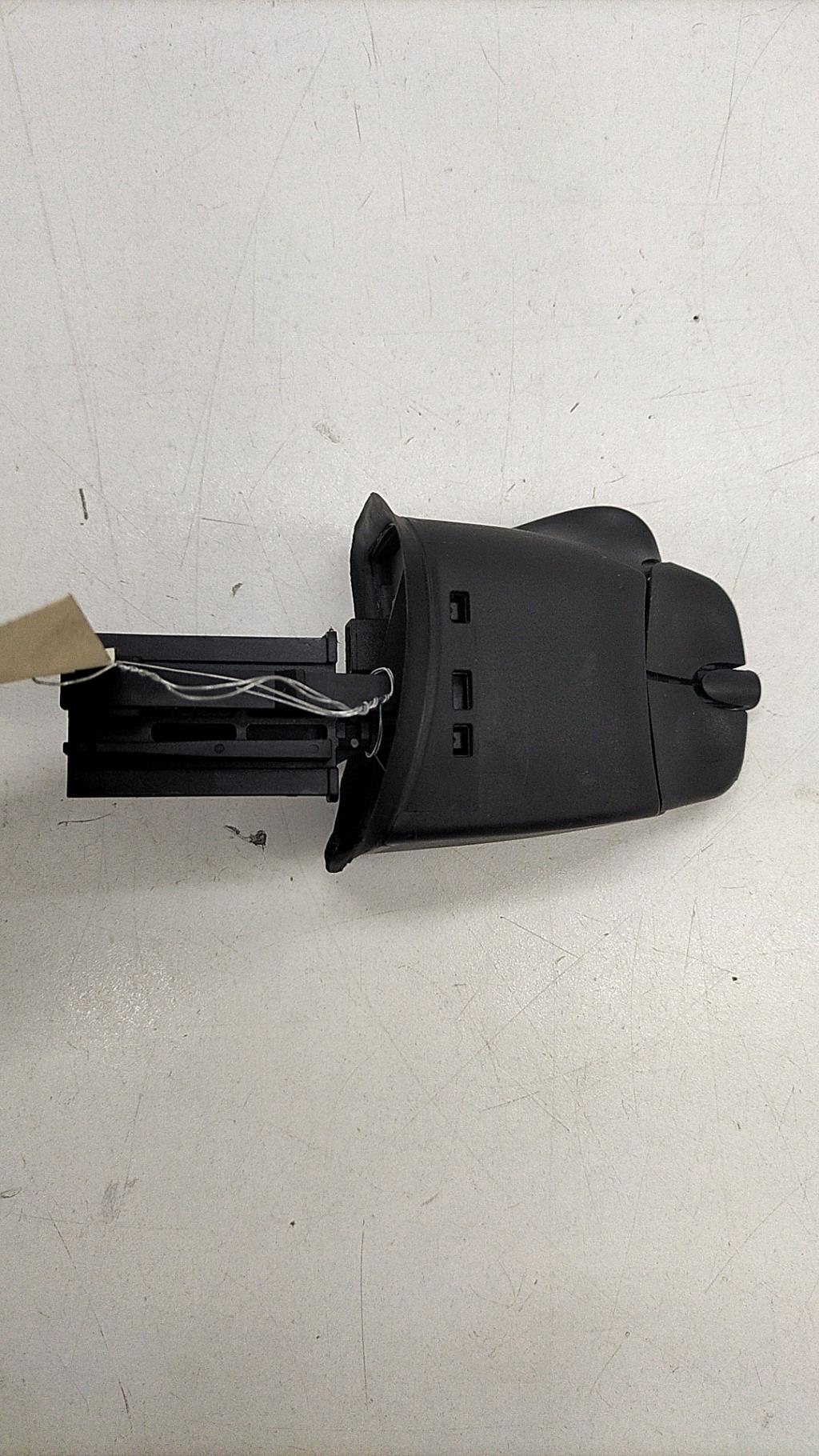 Commande autoradio FORD FIESTA 5 PHASE 1 Essence - 1