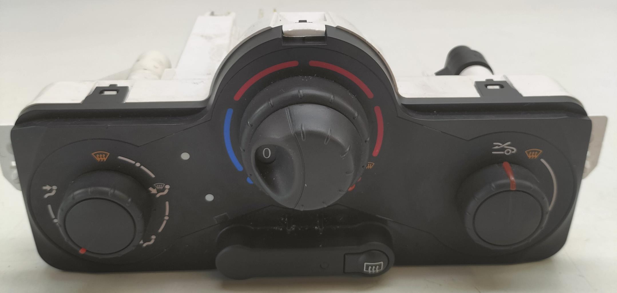 Commande chauffage RENAULT CLIO 3 PHASE 2 Essence - 1