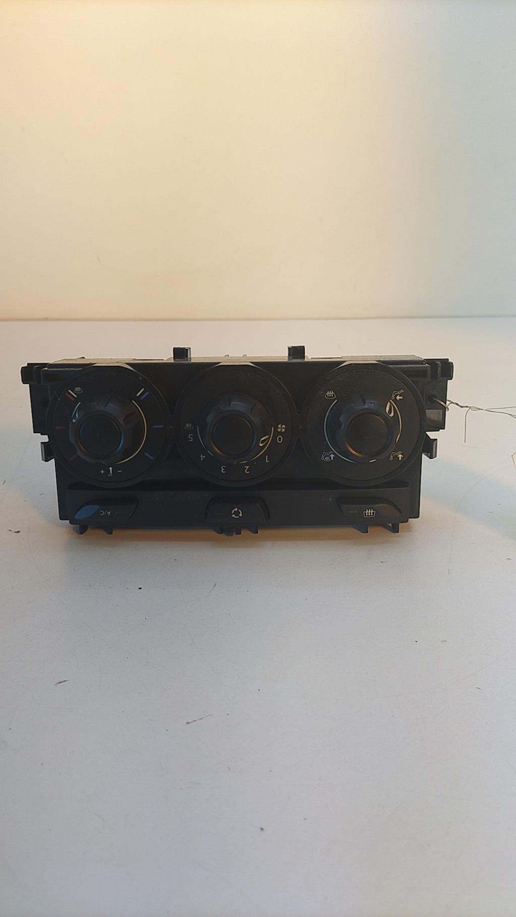 Commande chauffage CITROEN C3 2 PHASE 1 Diesel - 1