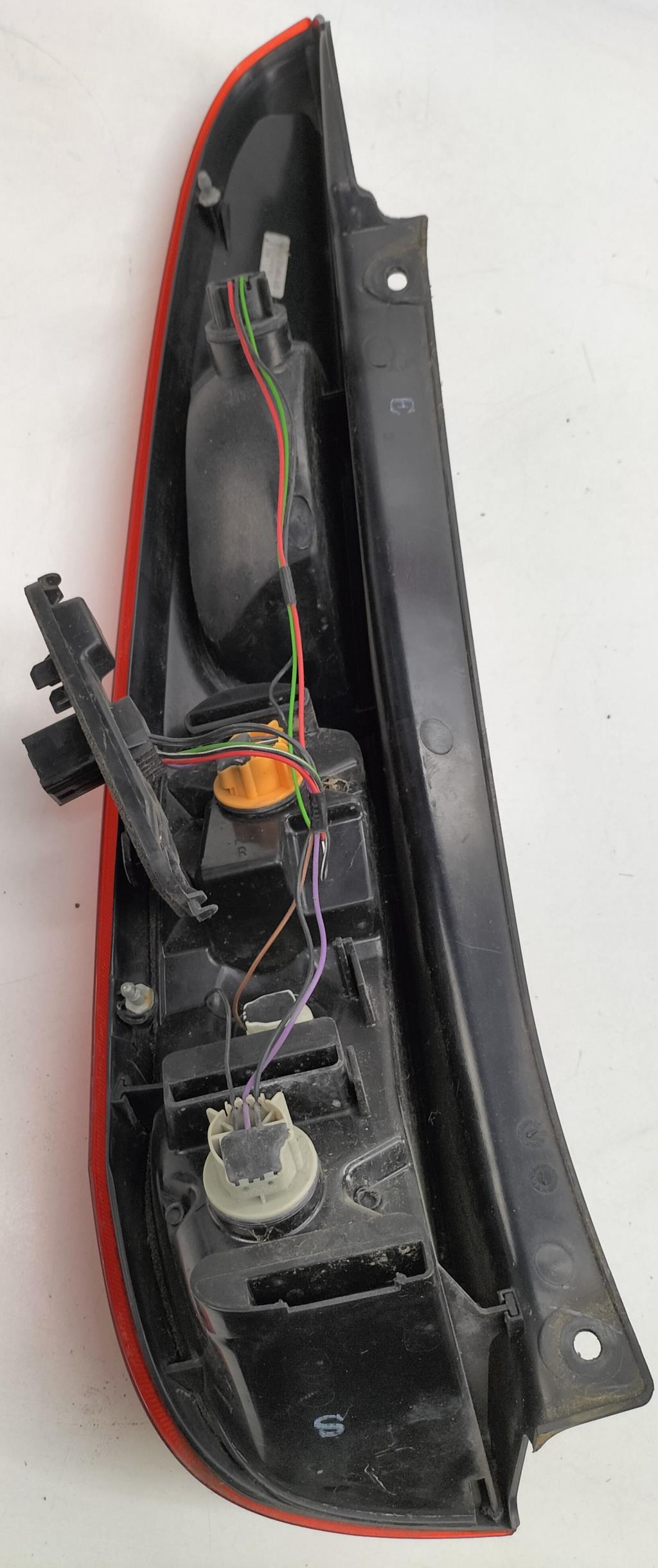 Fanale posteriore principale destro (luci) FORD FIESTA 5 PHASE 2 Gasolina - 1