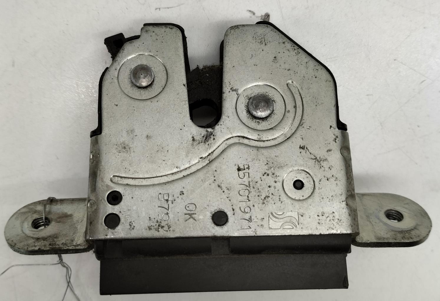 Serrure de hayon OPEL CORSA D PHASE 1 Diesel - 1