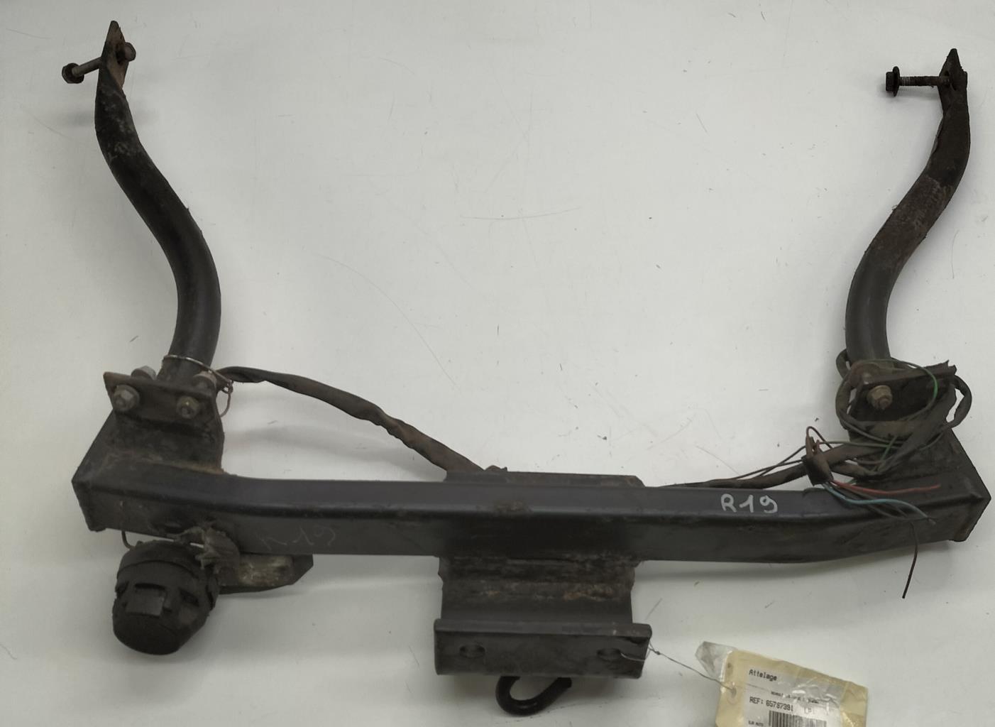 Attelage (boule de remorquage) RENAULT R19 PHASE 1 Diesel - 1