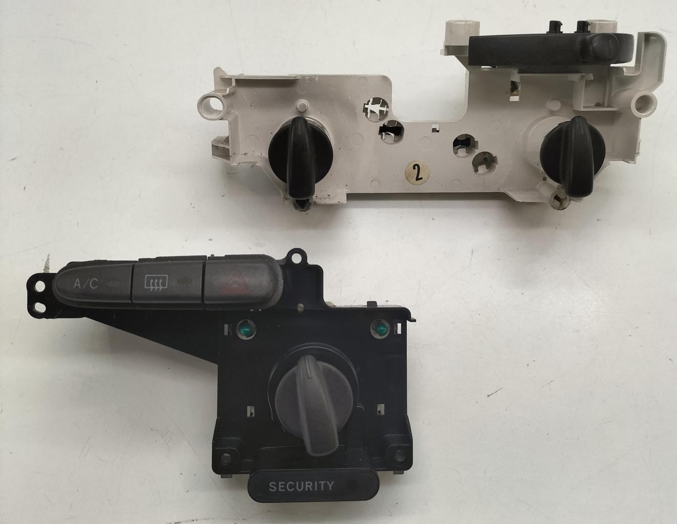 Commande chauffage TOYOTA YARIS 1 PHASE 1 Essence - 1