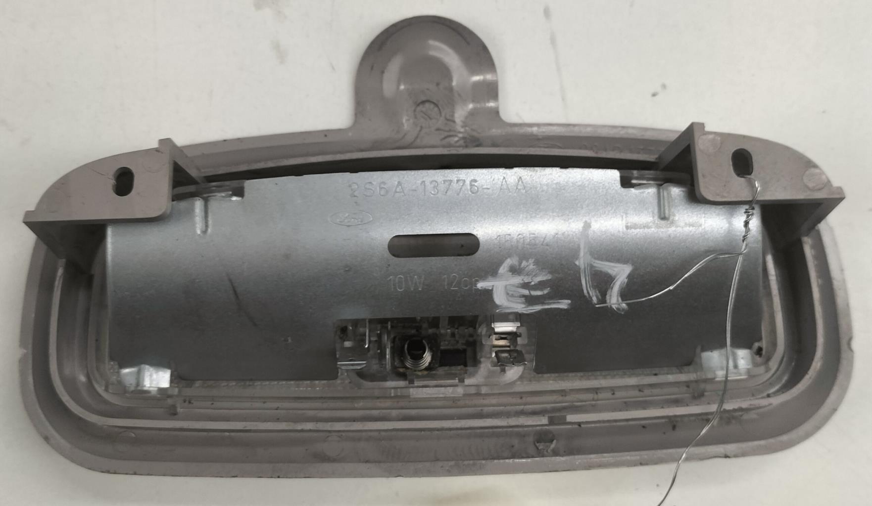 Eclairage de plafonnier FORD FOCUS 1 BREAK Diesel - 1