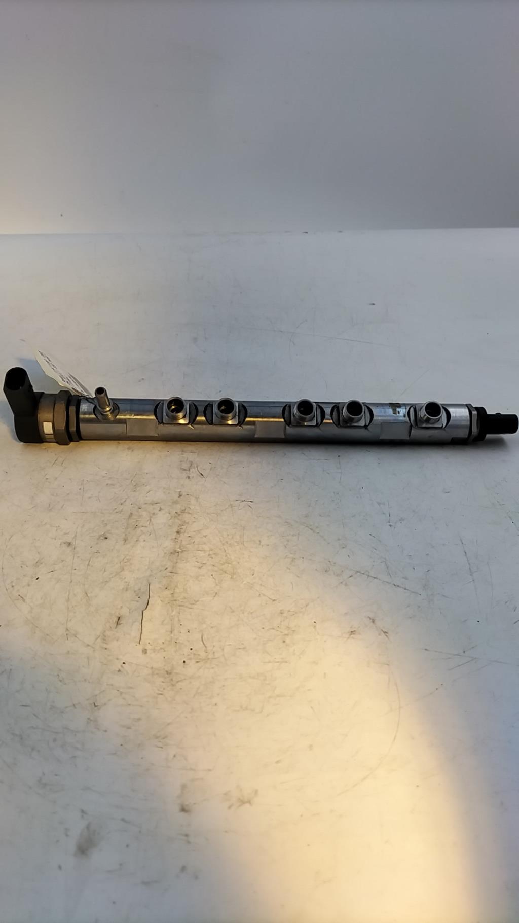 Rampe injection BMW SERIE 1 E87 PHASE 2 Diesel - 1