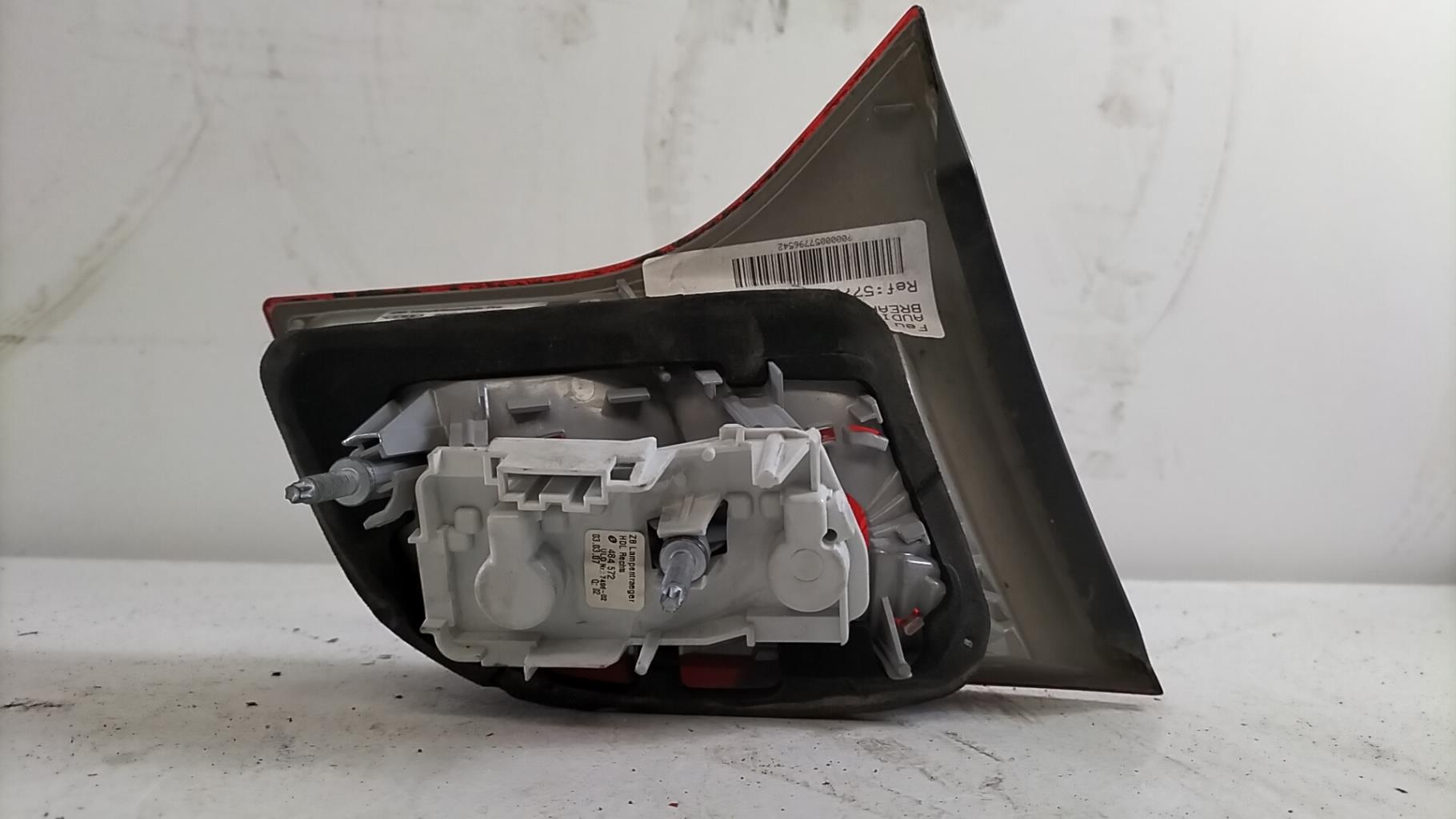 Feu arriere secondaire droit (feux) AUDI A4 2 AVANT PHASE 2 BREAK Diesel - 1