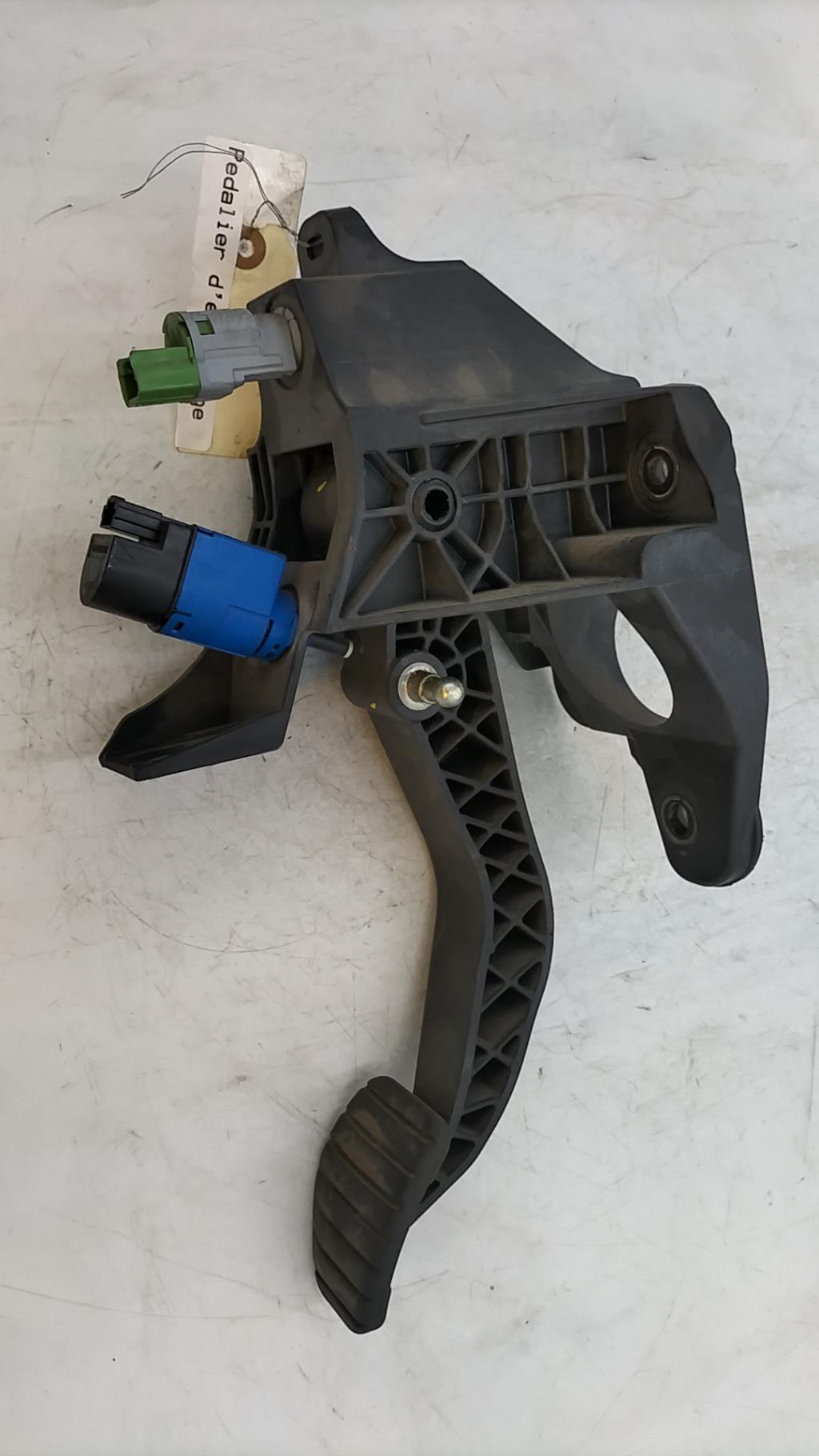 Pedale d'embrayage RENAULT TWINGO 3 PHASE 1 Essence - 1